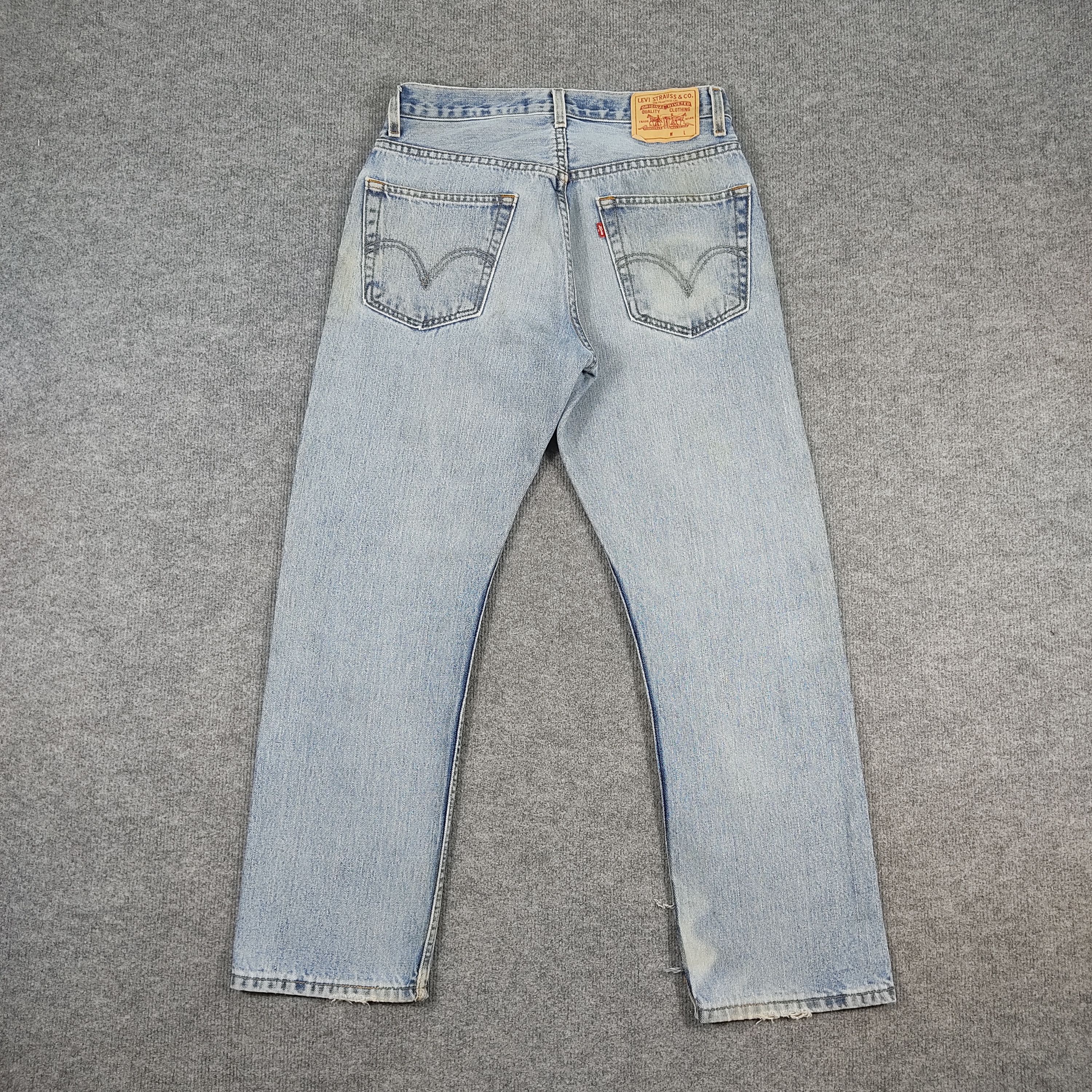 Levi's × Vintage Vintage Levis Jeans Blue Light Wash Regular Fit L588 Size US 32 / EU 48 - 4 Thumbnail