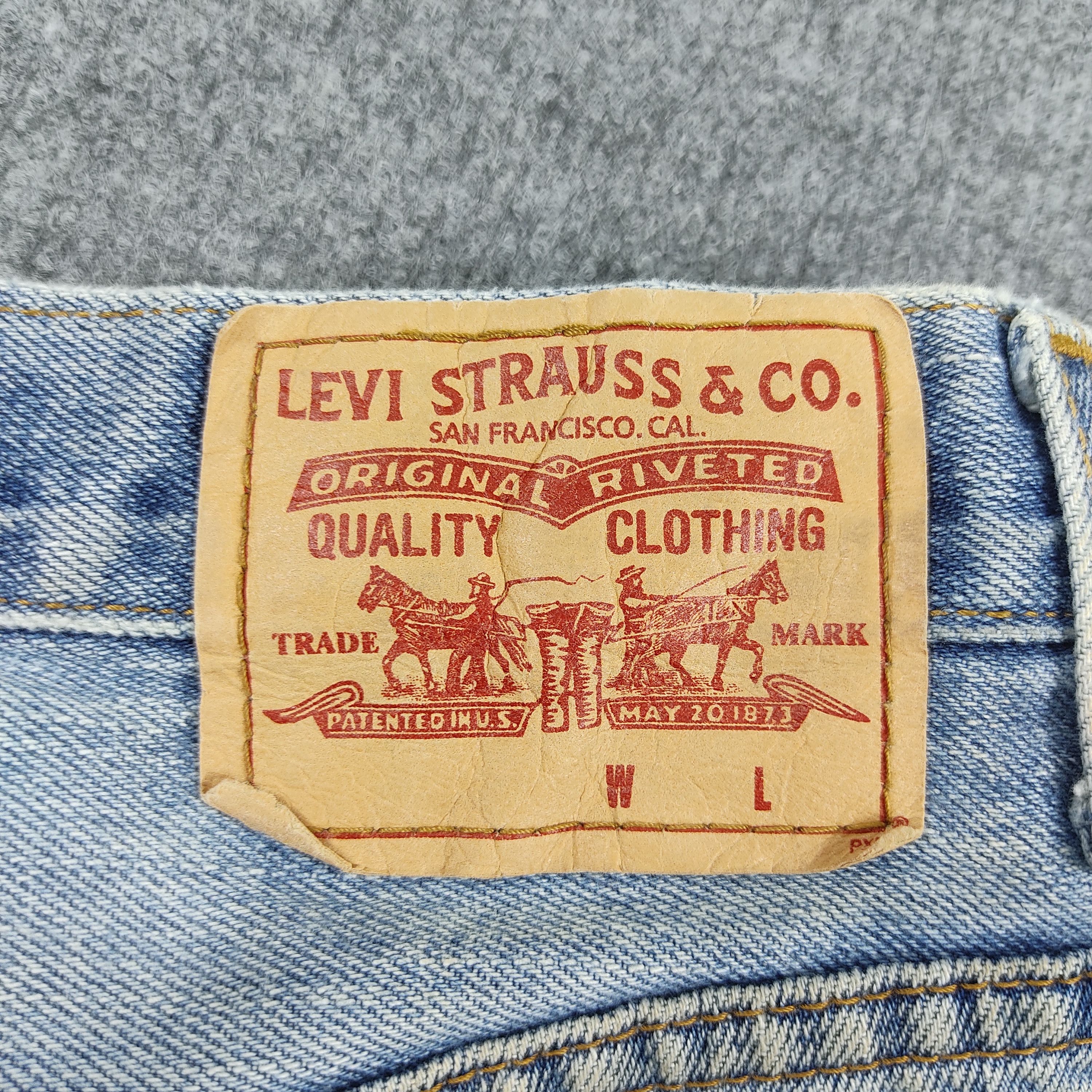 Levi's × Vintage Vintage Levis Jeans Blue Light Wash Regular Fit L588 Size US 32 / EU 48 - 20 Thumbnail