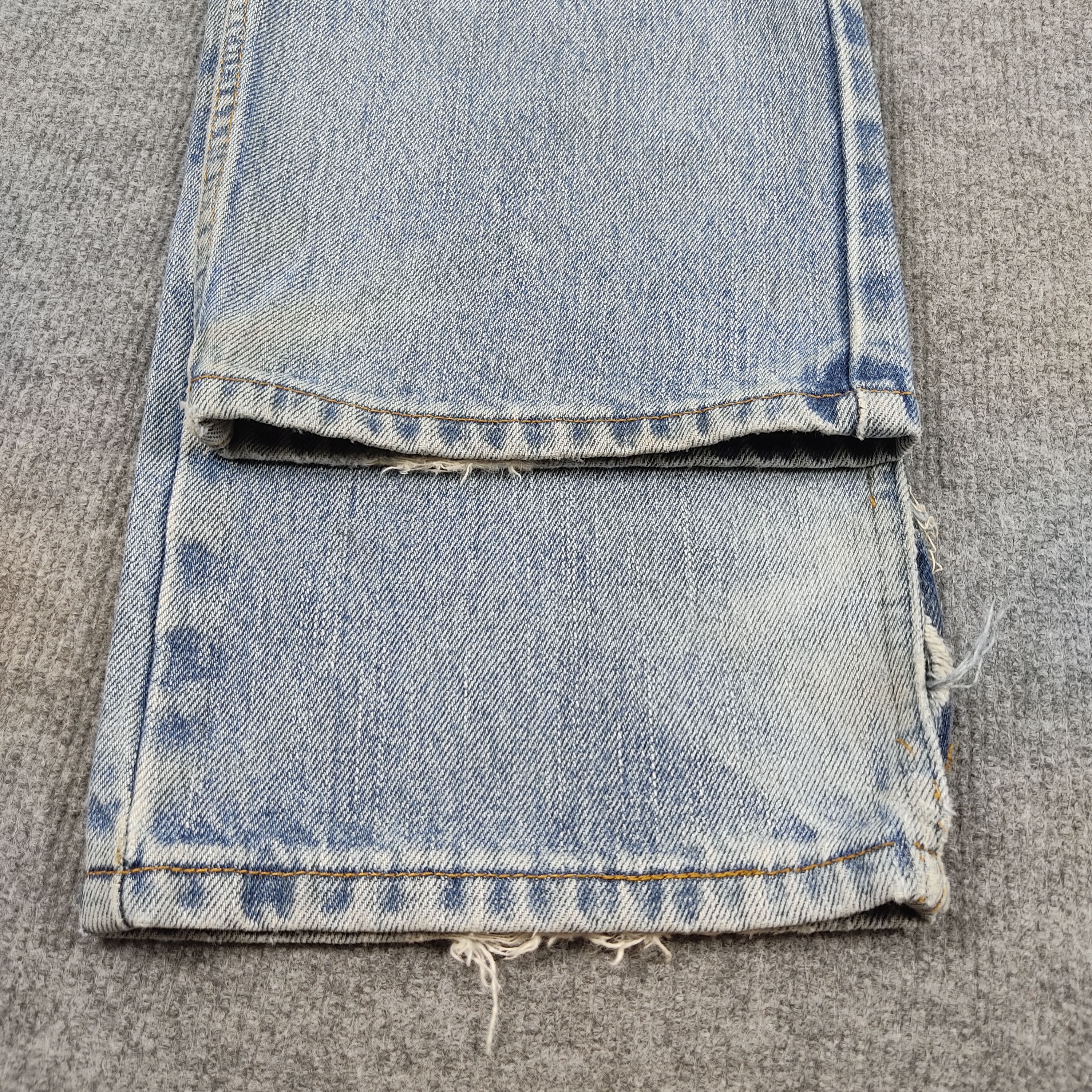 Levi's × Vintage Vintage Levis Jeans Blue Light Wash Regular Fit L588 Size US 32 / EU 48 - 11 Thumbnail
