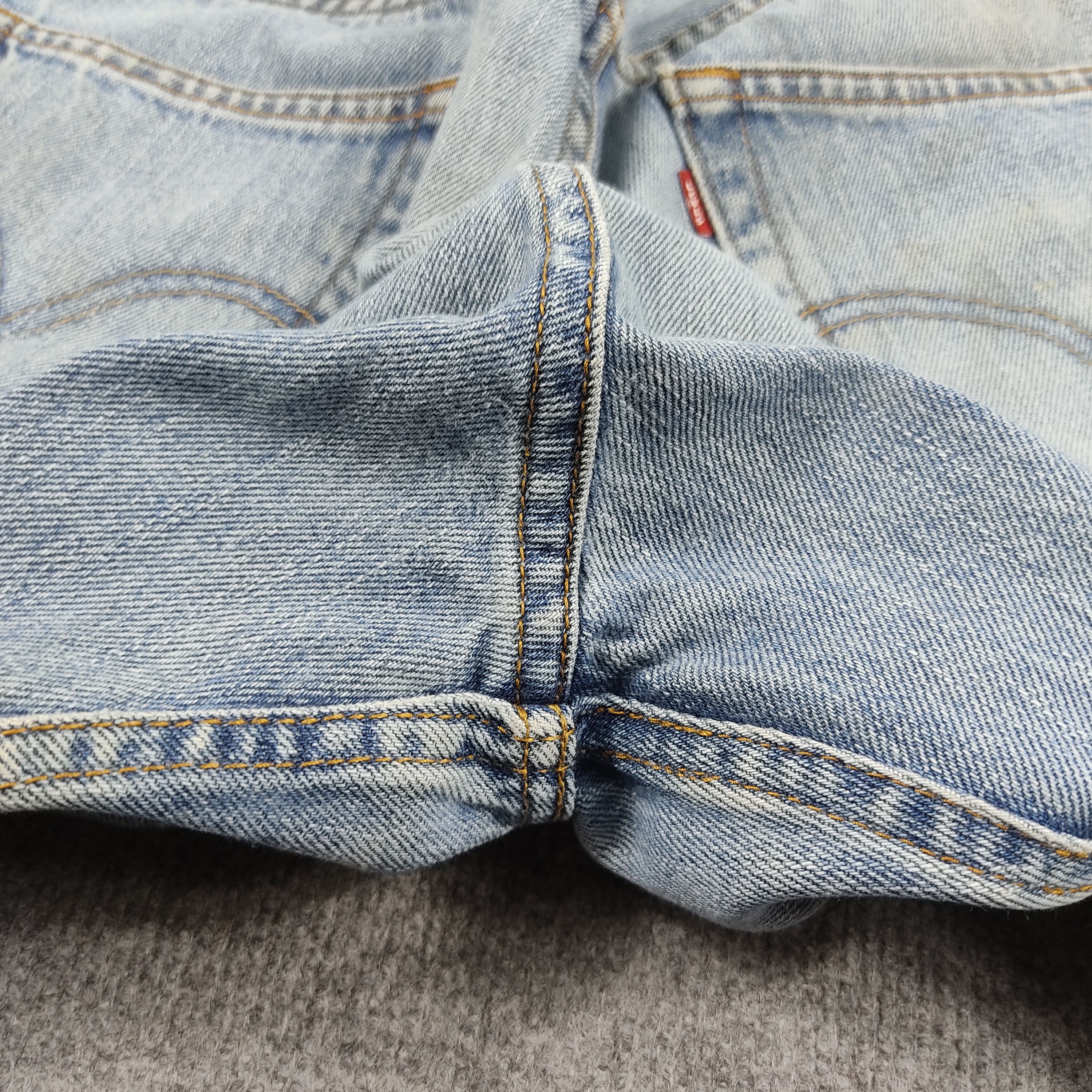 Levi's × Vintage Vintage Levis Jeans Blue Light Wash Regular Fit L588 Size US 32 / EU 48 - 16 Thumbnail