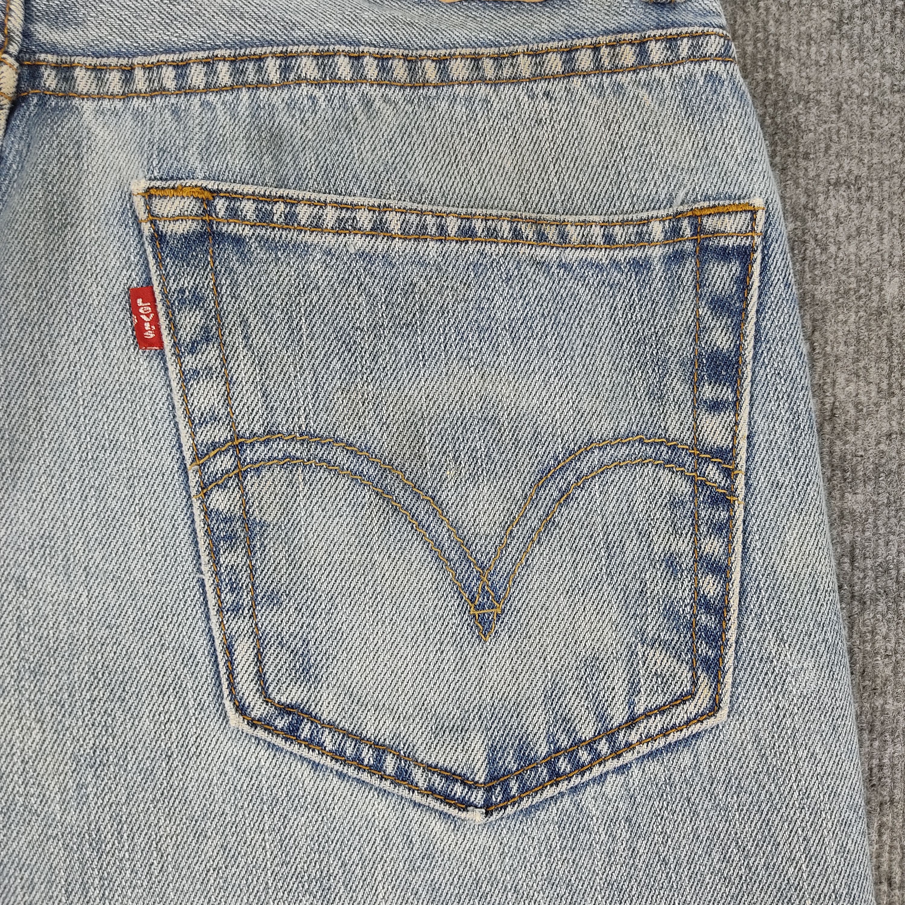 Levi's × Vintage Vintage Levis Jeans Blue Light Wash Regular Fit L588 Size US 32 / EU 48 - 13 Thumbnail