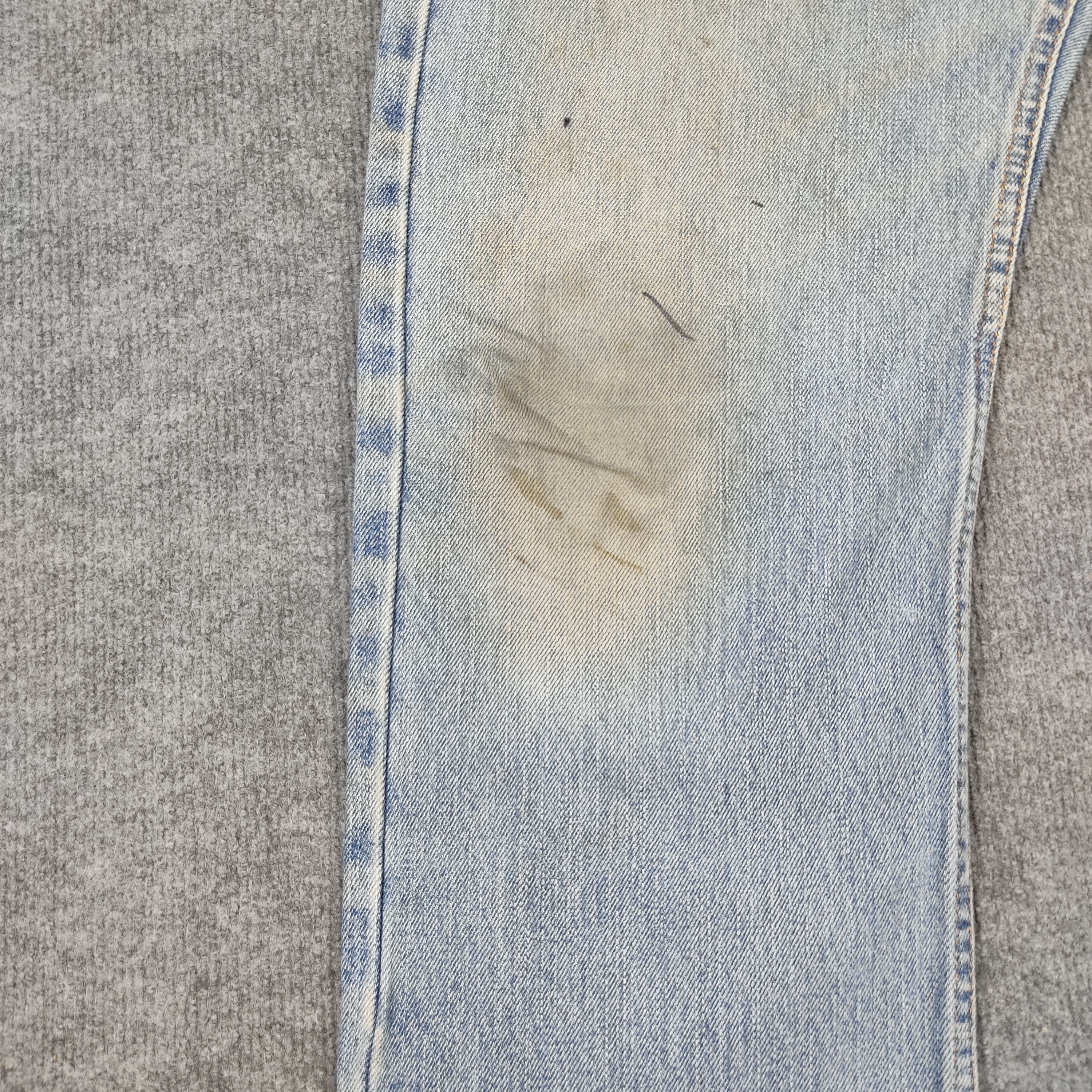 Levi's × Vintage Vintage Levis Jeans Blue Light Wash Regular Fit L588 Size US 32 / EU 48 - 9 Thumbnail