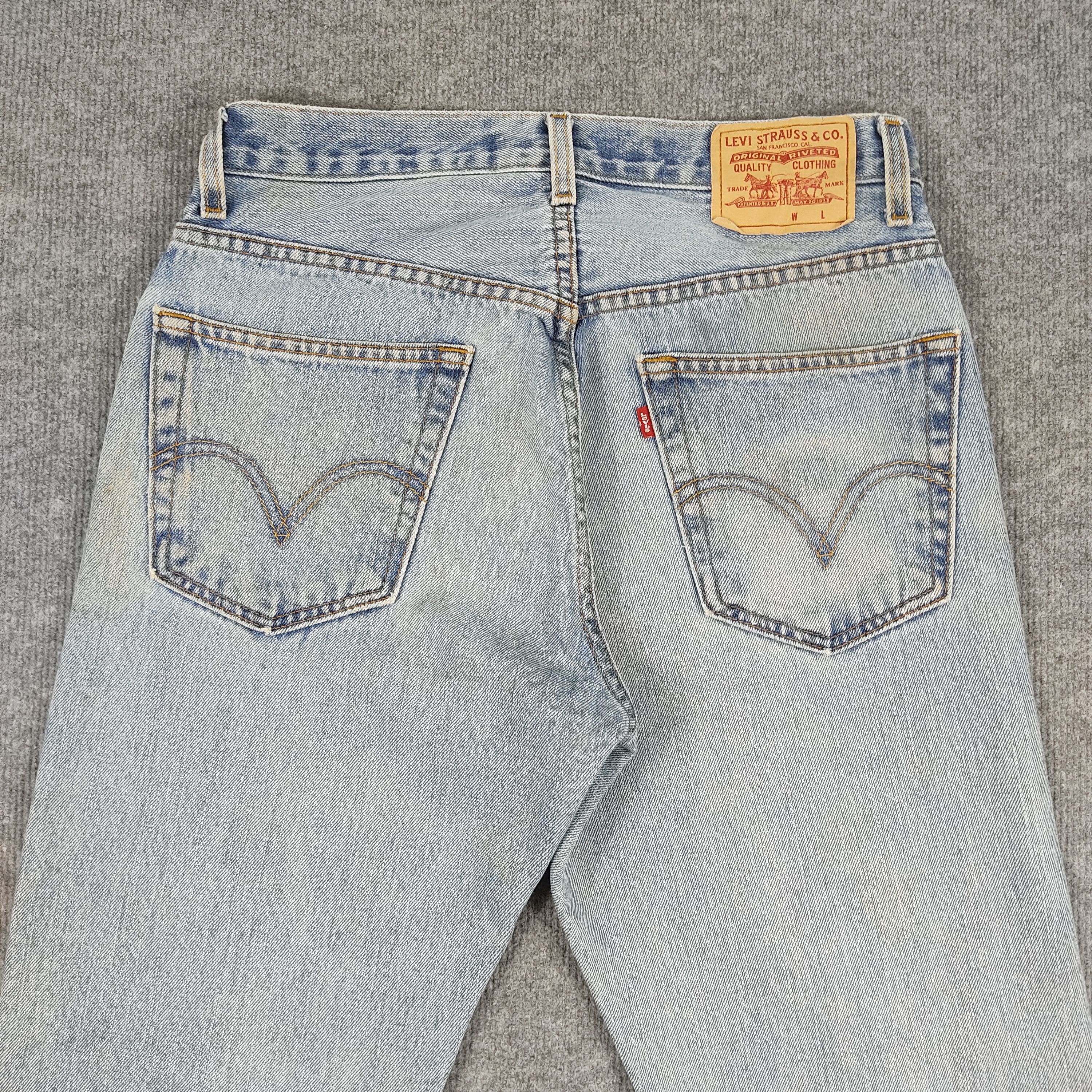 Levi's × Vintage Vintage Levis Jeans Blue Light Wash Regular Fit L588 Size US 32 / EU 48 - 12 Thumbnail