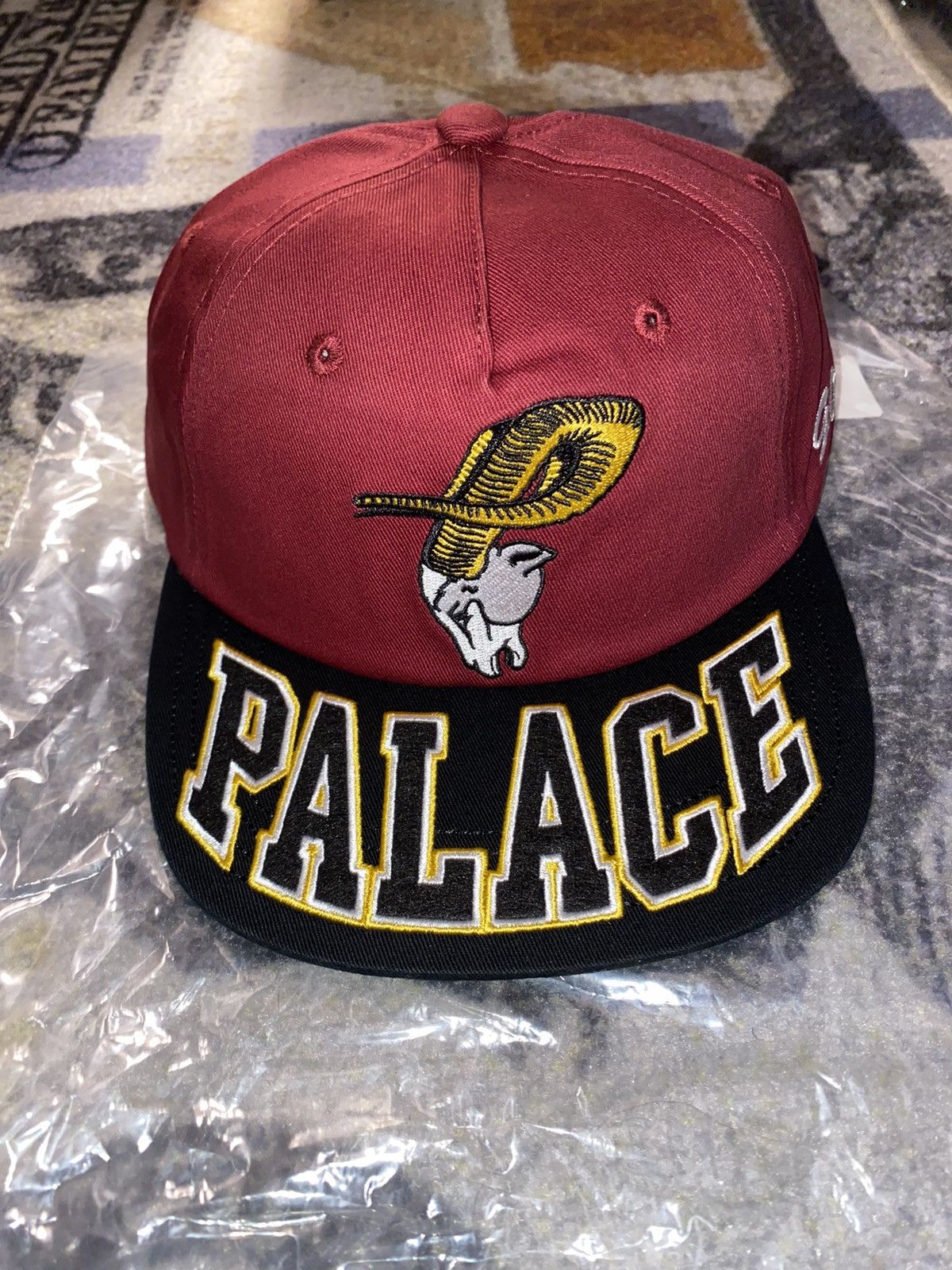 応援グッズ PALACE Hanshin Tigers 5 Panel Snapback PALACE Hanshin Tigers 5 Panel Snapback Black White 2colors