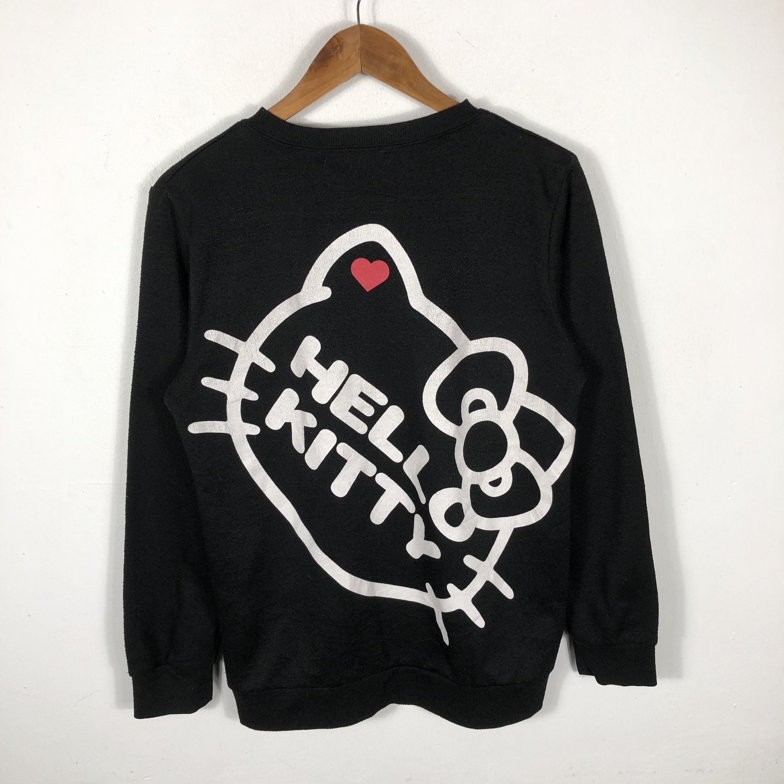 Anime × Japanese Brand × Vintage Vintage Hello Kitty Sweatshirt SWT402 Size S / US 4 / IT 40 - 1 Thumbnail