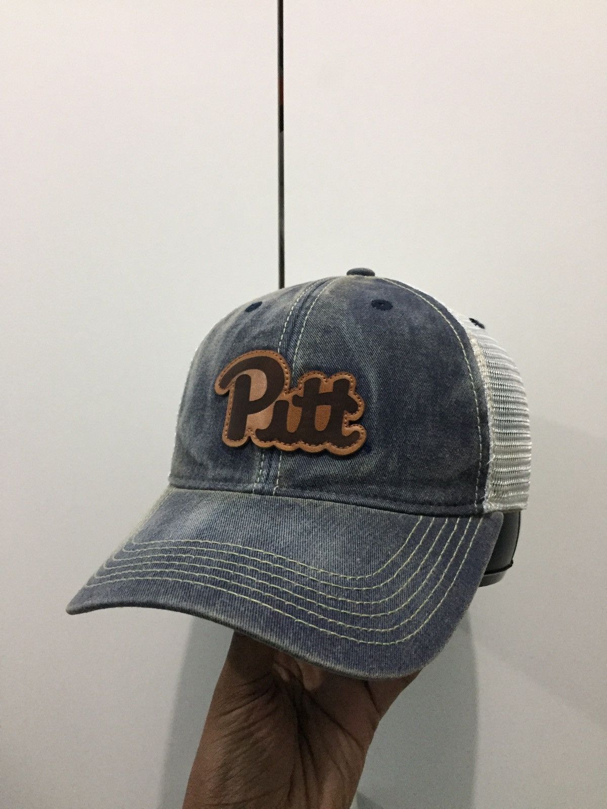 Vintage Vintage Pitt Legacy Denim Fade Trucker Hat Size ONE SIZE - 1 Thumbnail