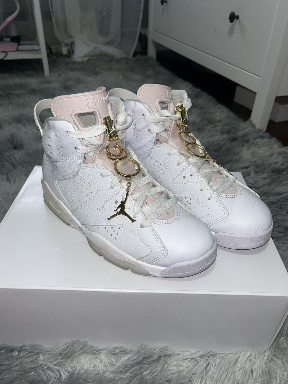 Jordan Brand Jordan 6 Gold Hoops Sz 7.5 W Size US 7.5 / IT 37.5 - 1 Thumbnail