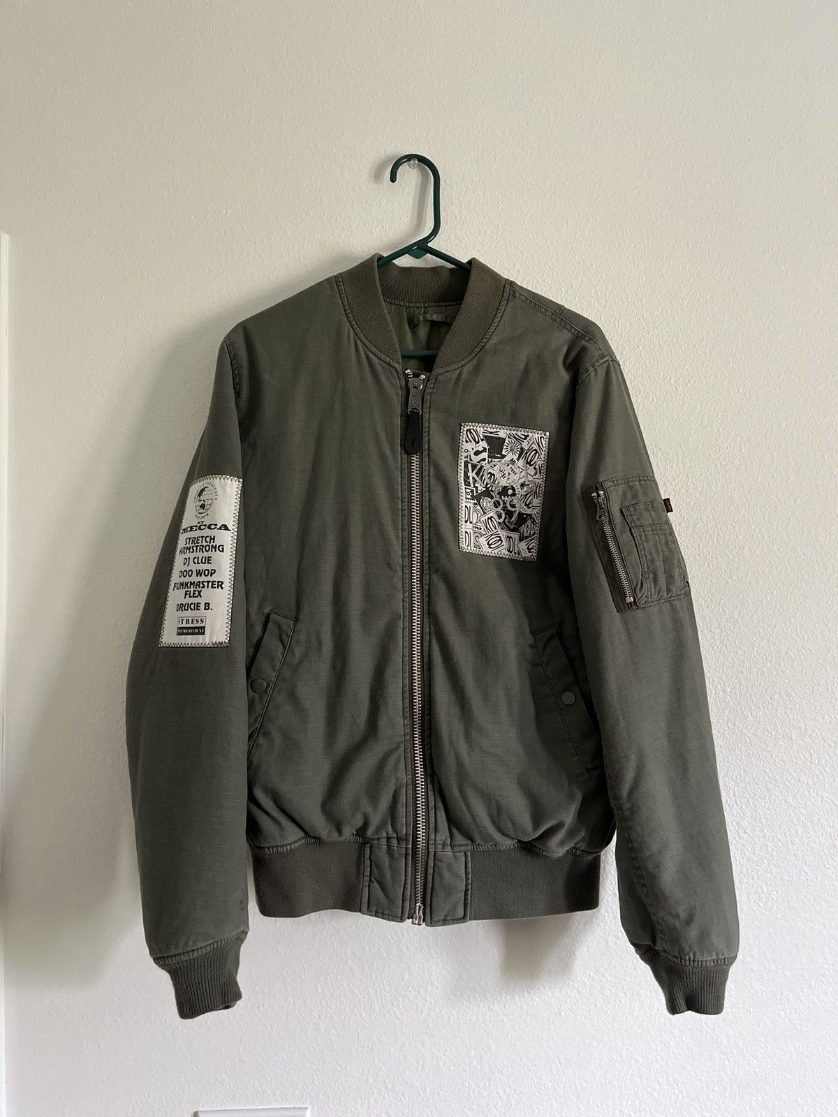 Alpha Industries Alpha Industries Reversible DJ Patched Bomber Size US S / EU 44-46 / 1 - 1 Thumbnail