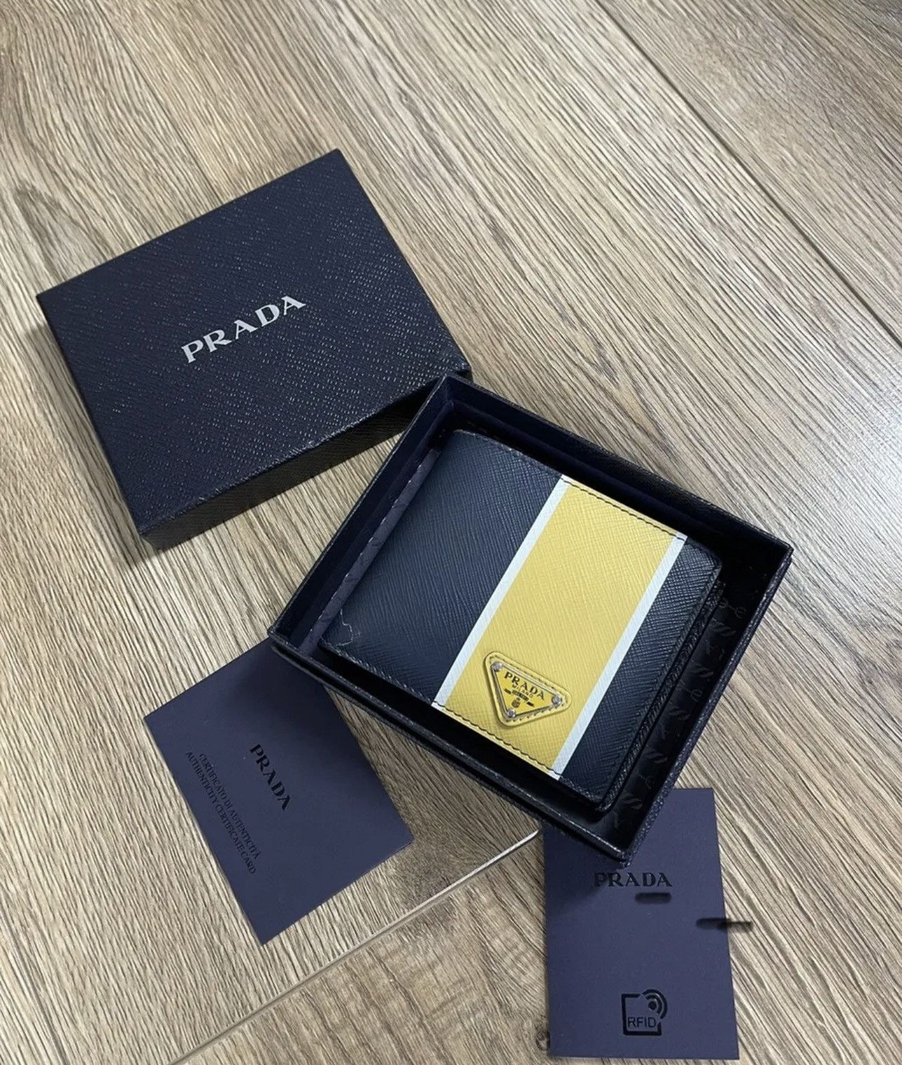 PRADA men wallet study ALL PHOTOS AND DESCRIPTIONS