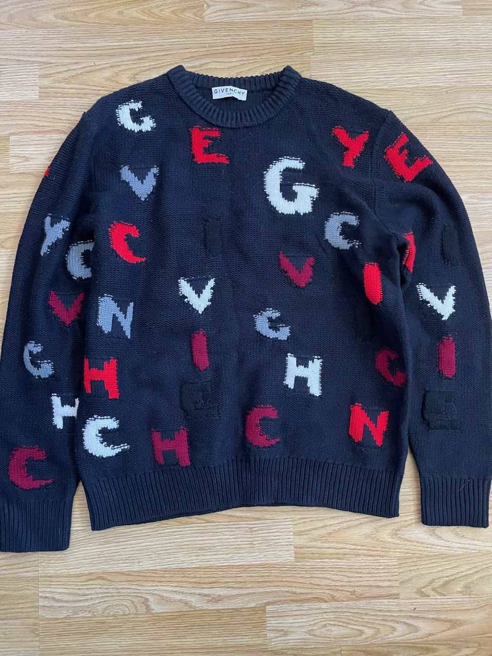 Givenchy logo knit sweater hotsell