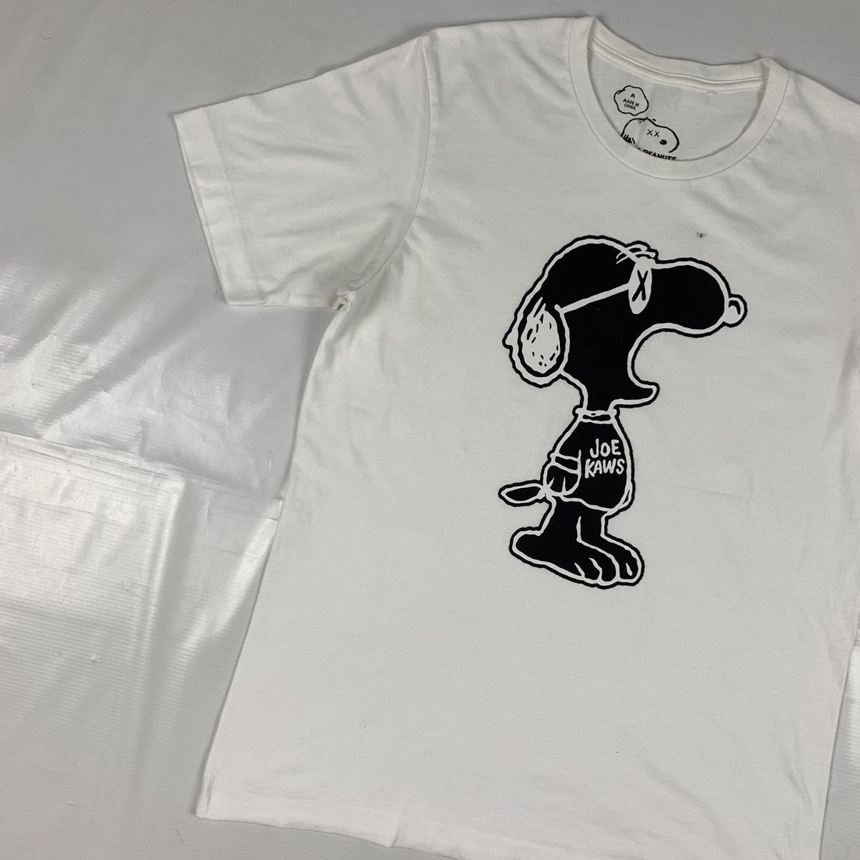 Kaws × Peanuts × Uniqlo Uniqlo X Kaws X Peanuts Shirt Size US M / EU 48-50 / 2 - 2 Thumbnail
