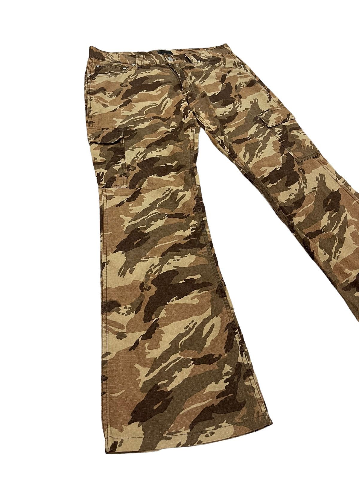 image of Hype Flare Cargo Ripstop Acoustic Japan Low Rise Thin 44 in Camo, Men's (Size 33)