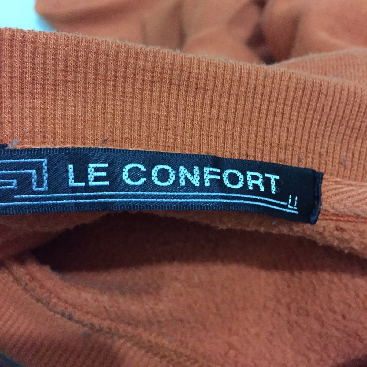 Japanese Brand LE CONFORT Sweatshirt size L Size US L / EU 52-54 / 3 - 7 Thumbnail