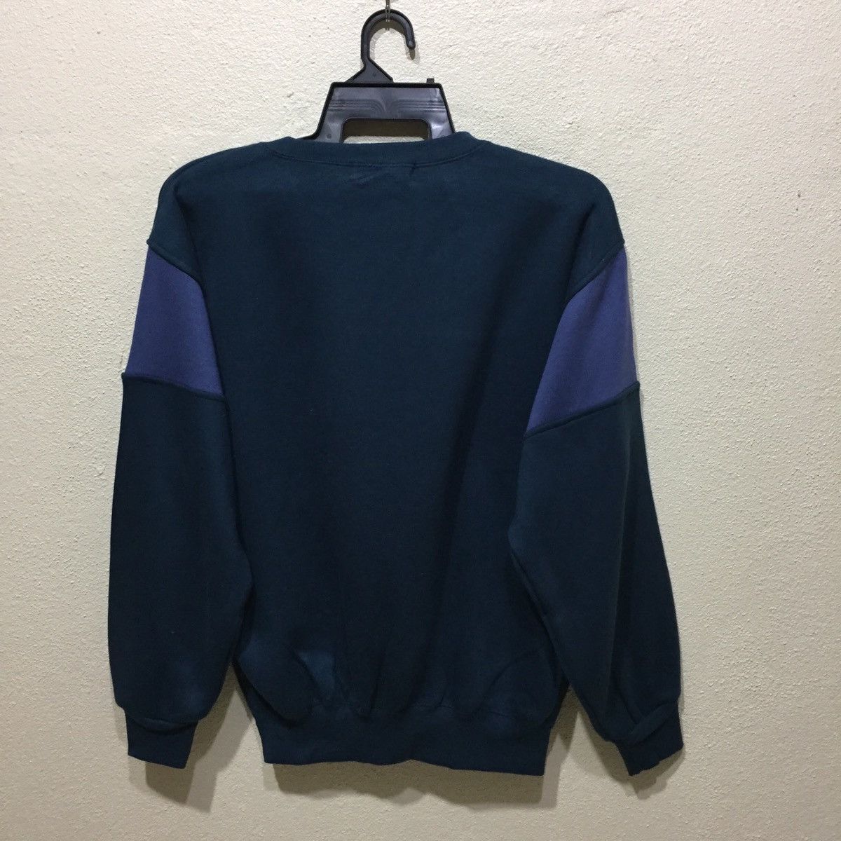 Timing Time Sweatshirt CONSERVATION spellout size M fits L