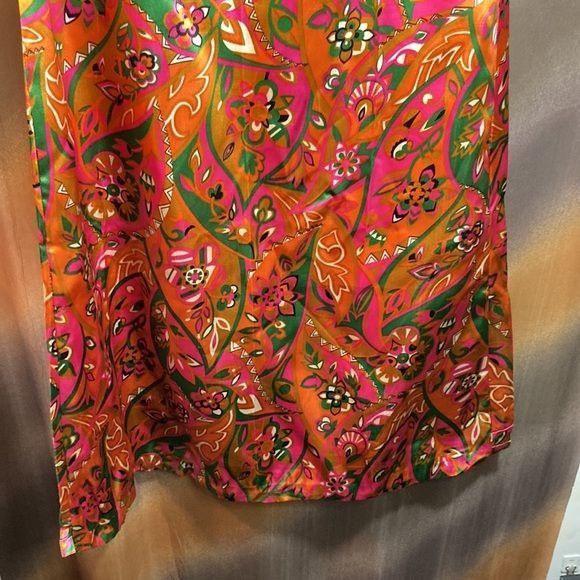 Vintage 1970’s orange, green & pink satin long dress. 51” length. 32 Size XS / US 0-2 / IT 36-38 - 2 Preview