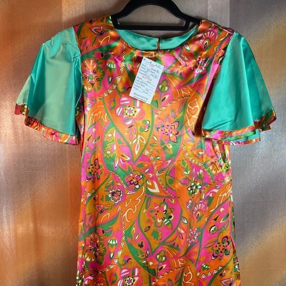 Vintage 1970’s orange, green & pink satin long dress. 51” length. 32 Size XS / US 0-2 / IT 36-38 - 1 Preview