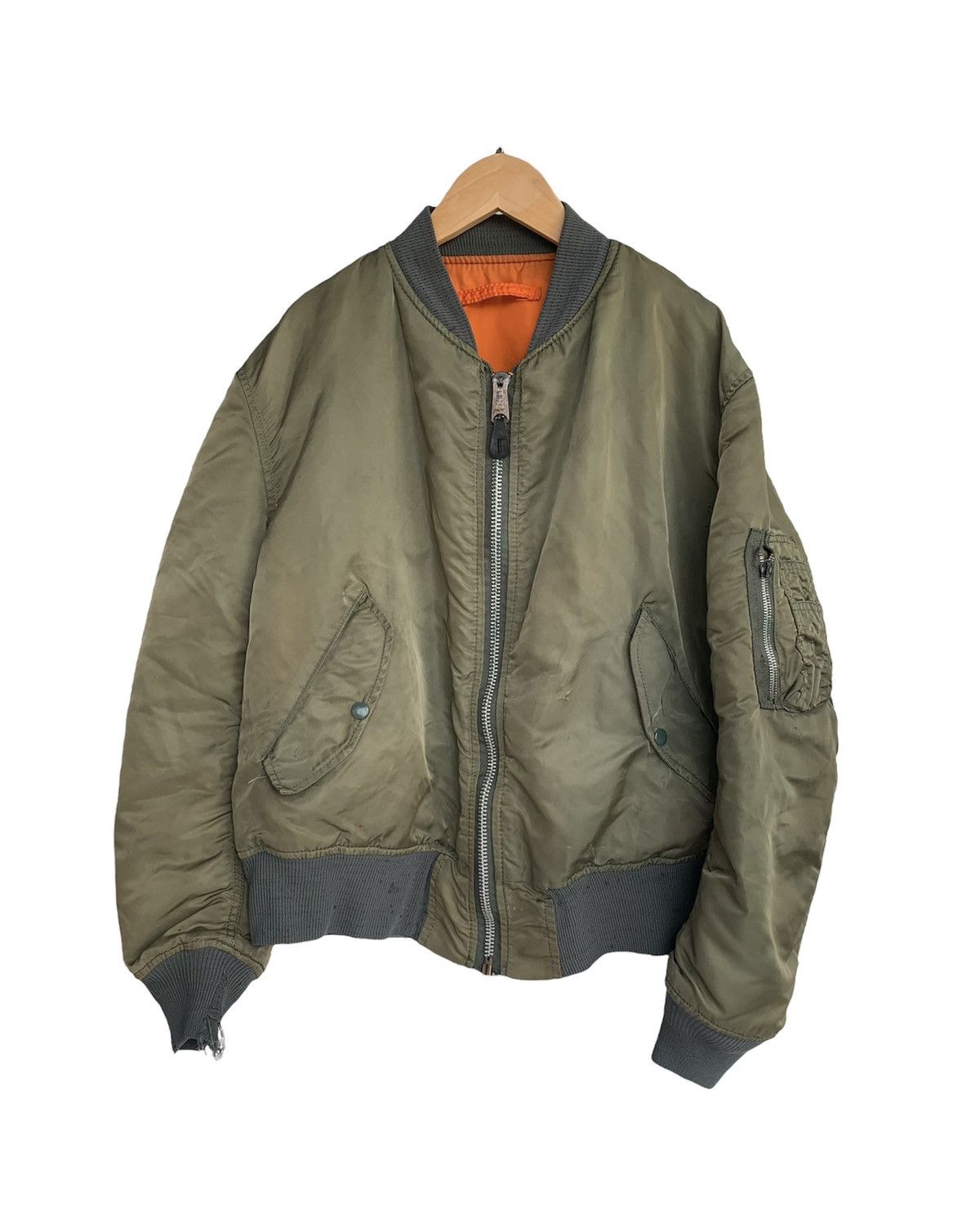 Alpha Industries × Vintage Vintage Trash Alpha Industries Military Bomber Jacket Bullet Size US L / EU 52-54 / 3 - 1 Thumbnail