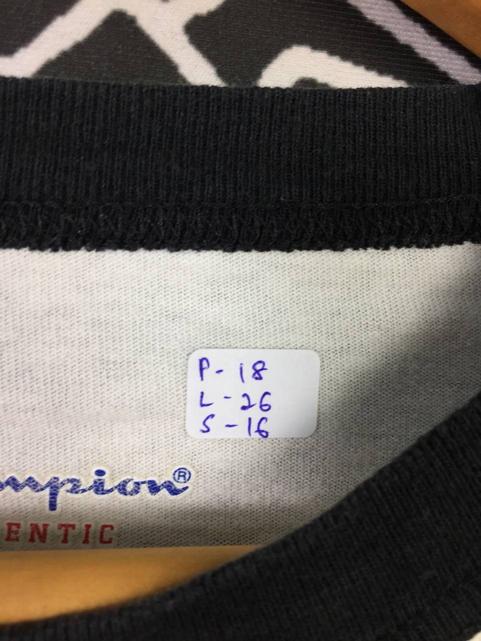 Champion Vtg Champion Plain Essential Raglan 3Q Tee Size US S / EU 44-46 / 1 - 10 Thumbnail