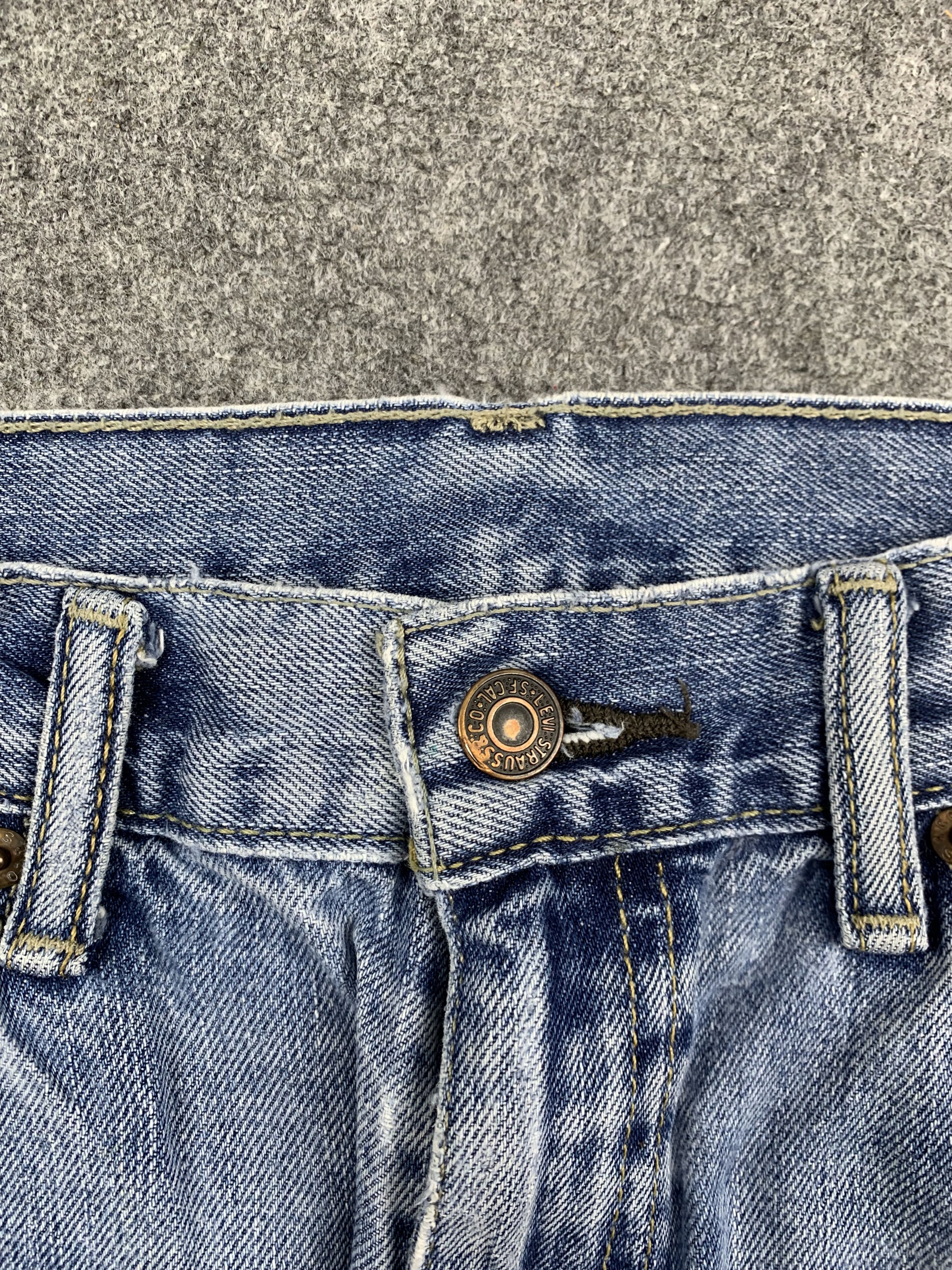 Levi's Vintage Levis 505 Light Wash Jeans DP1732 Size US 33 - 10 Thumbnail