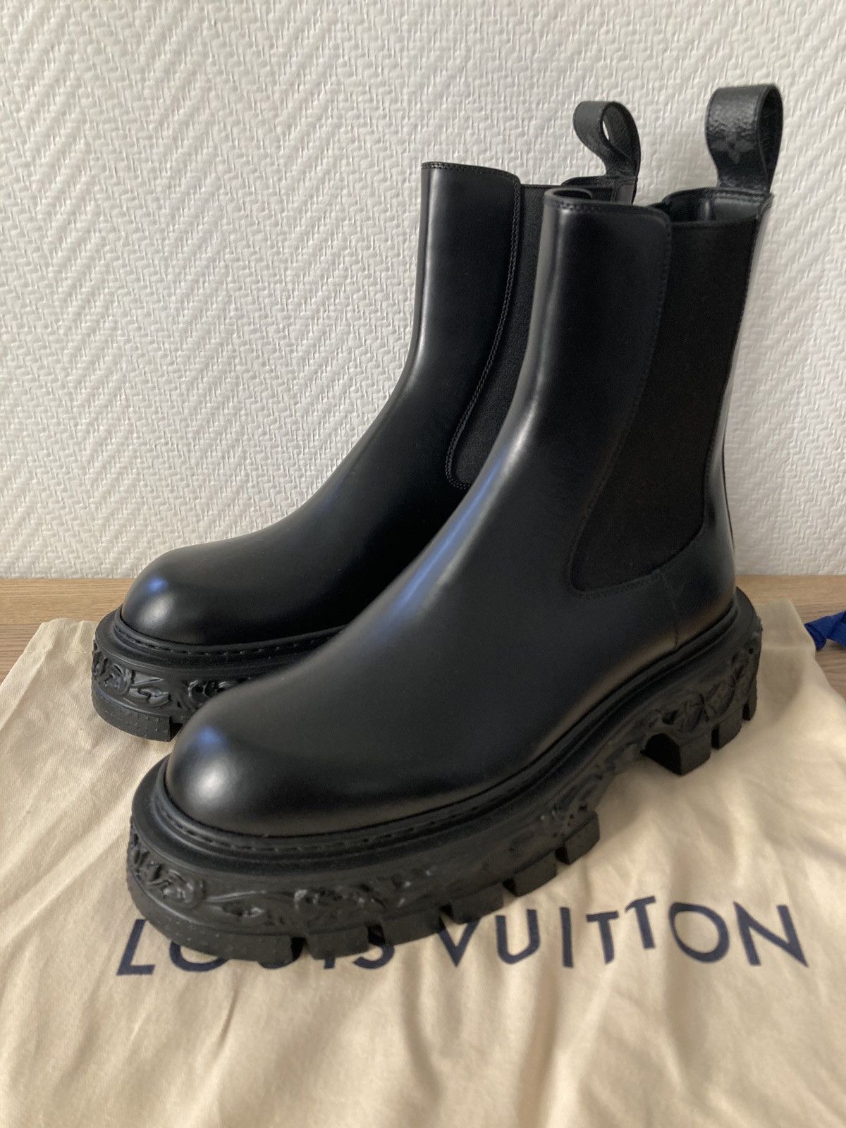 Louis Vuitton LV Baroque Chelsea Boot, Black, 6