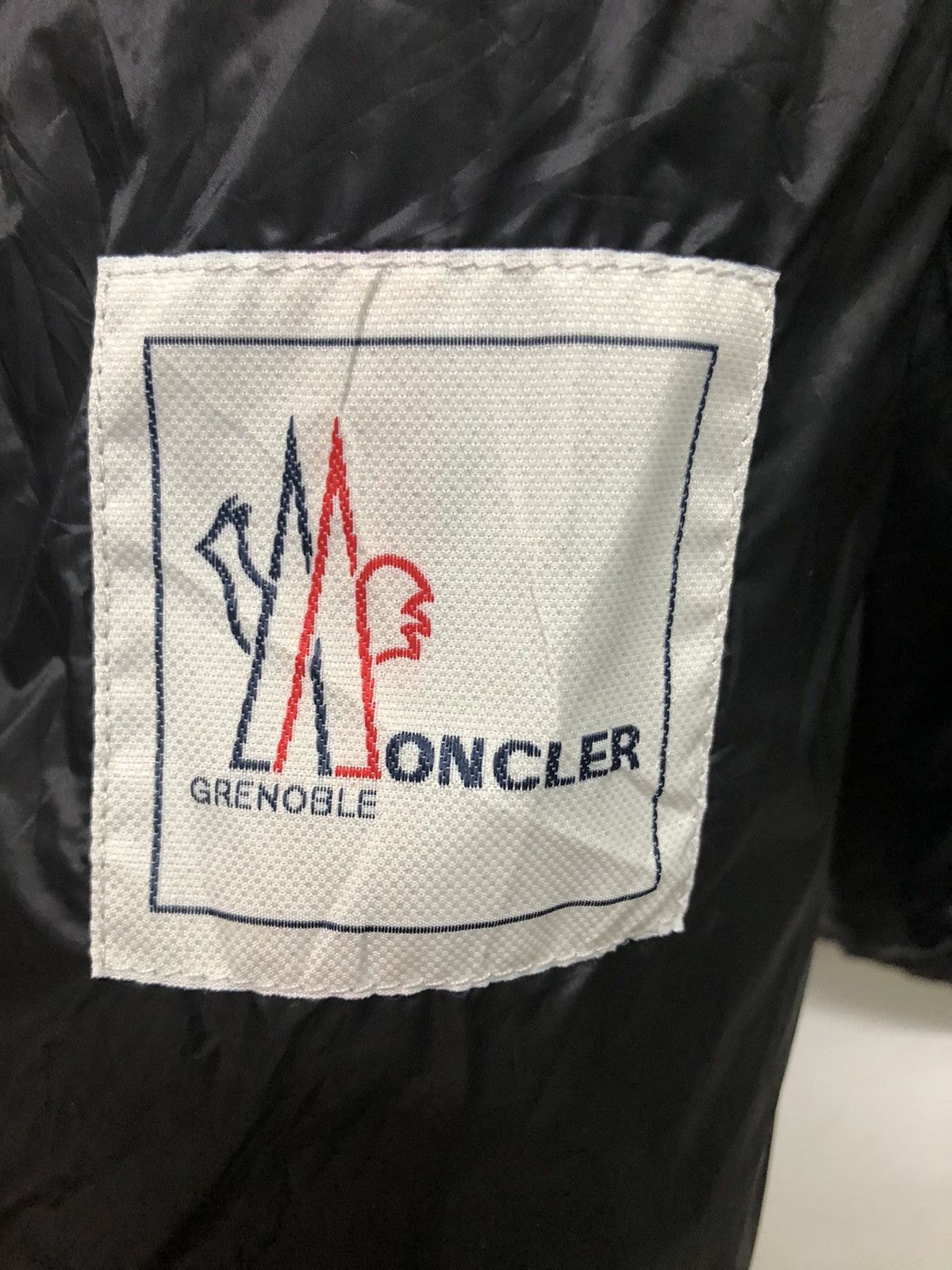 Moncler × Vintage RARE!! VINTAGE MONCLER GRENOBLE PUFFER VEST WITH HOODIE Size S / US 4 / IT 40 - 17 Thumbnail