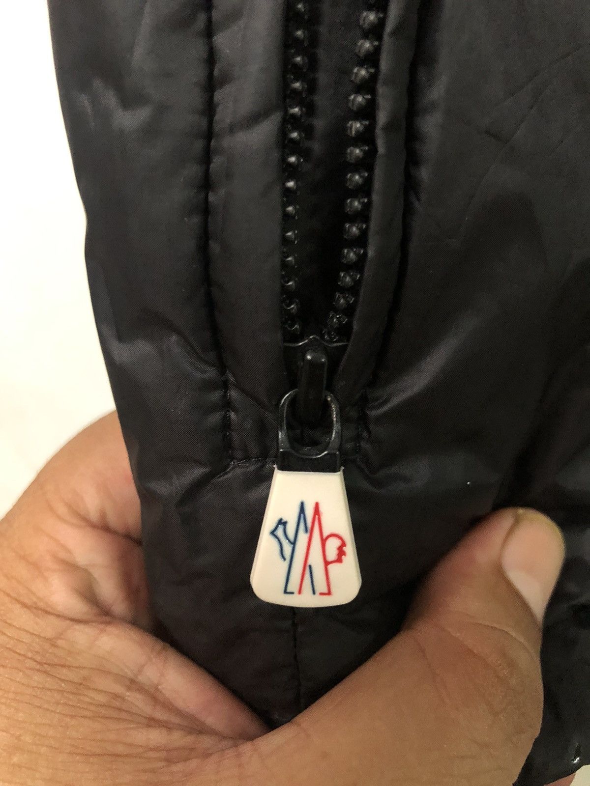 Moncler × Vintage RARE!! VINTAGE MONCLER GRENOBLE PUFFER VEST WITH HOODIE Size S / US 4 / IT 40 - 13 Thumbnail