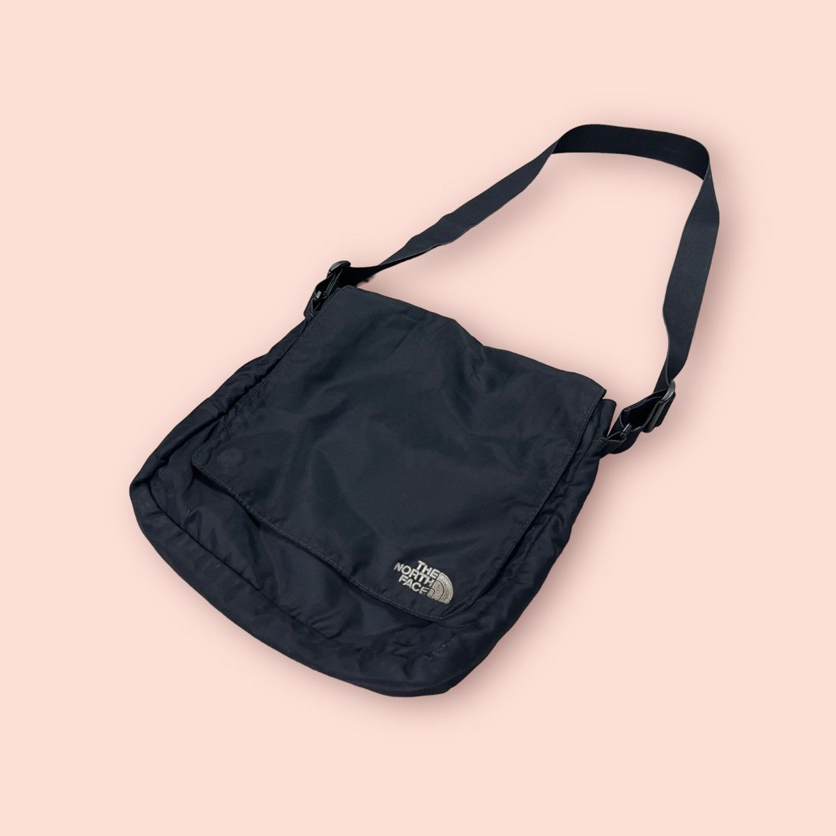 The North Face × Vintage Y2K THE NORTH FACE CROSSBODY SLING BAG Size ONE SIZE - 3 Thumbnail