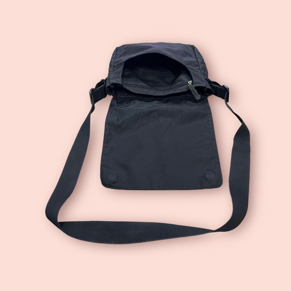 The North Face × Vintage Y2K THE NORTH FACE CROSSBODY SLING BAG Size ONE SIZE - 10 Thumbnail
