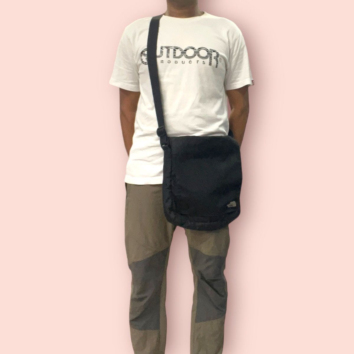 The North Face × Vintage Y2K THE NORTH FACE CROSSBODY SLING BAG Size ONE SIZE - 1 Thumbnail