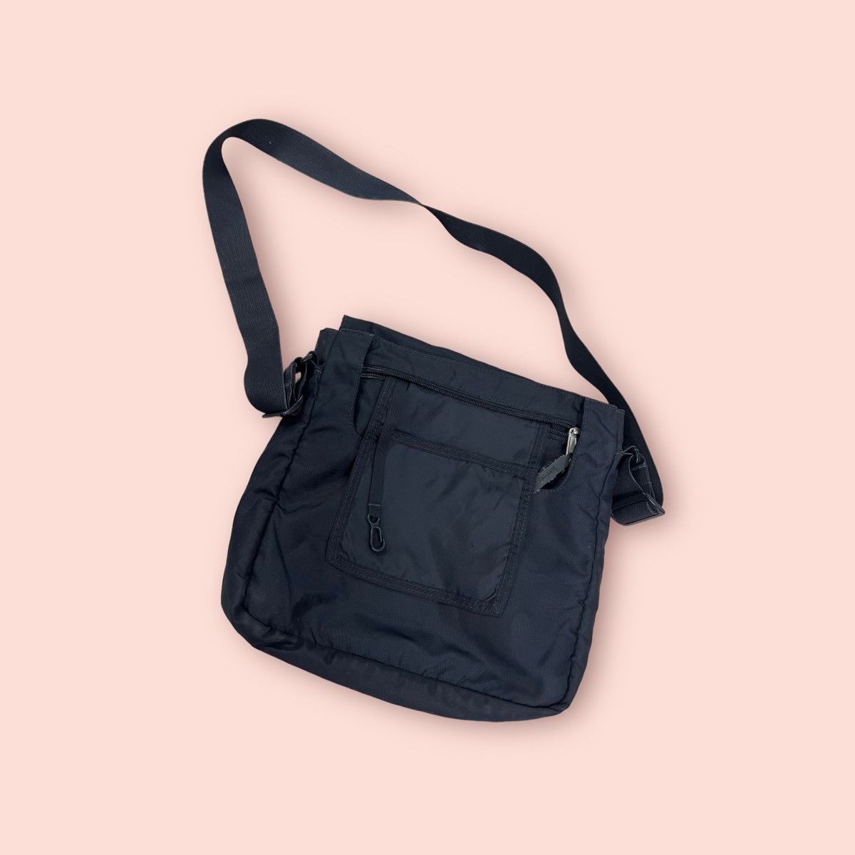 The North Face × Vintage Y2K THE NORTH FACE CROSSBODY SLING BAG Size ONE SIZE - 12 Thumbnail