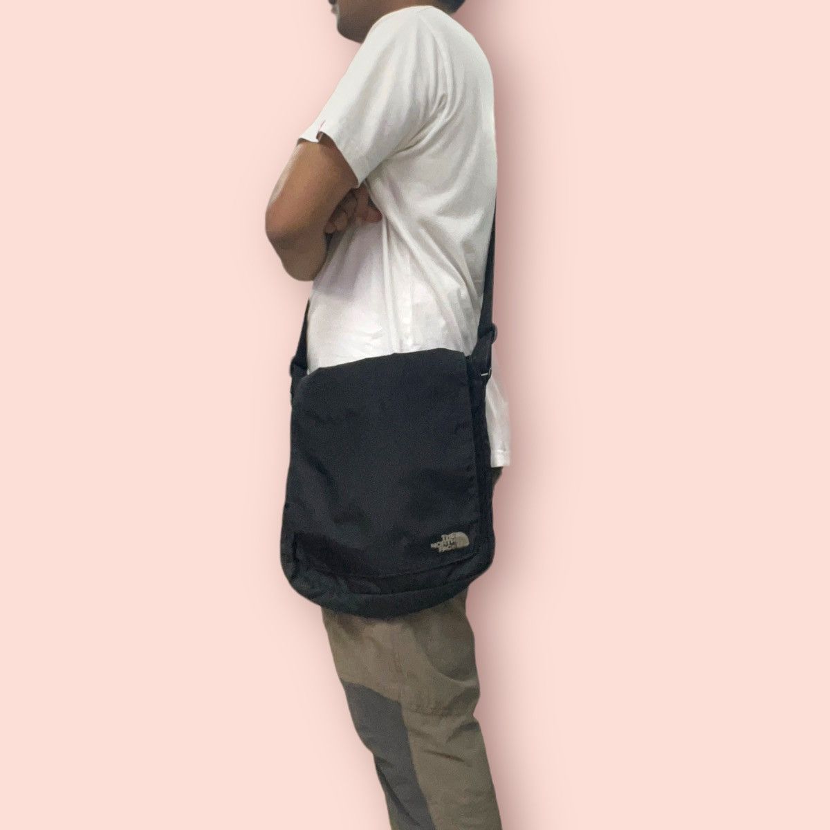 The North Face × Vintage Y2K THE NORTH FACE CROSSBODY SLING BAG Size ONE SIZE - 23 Thumbnail