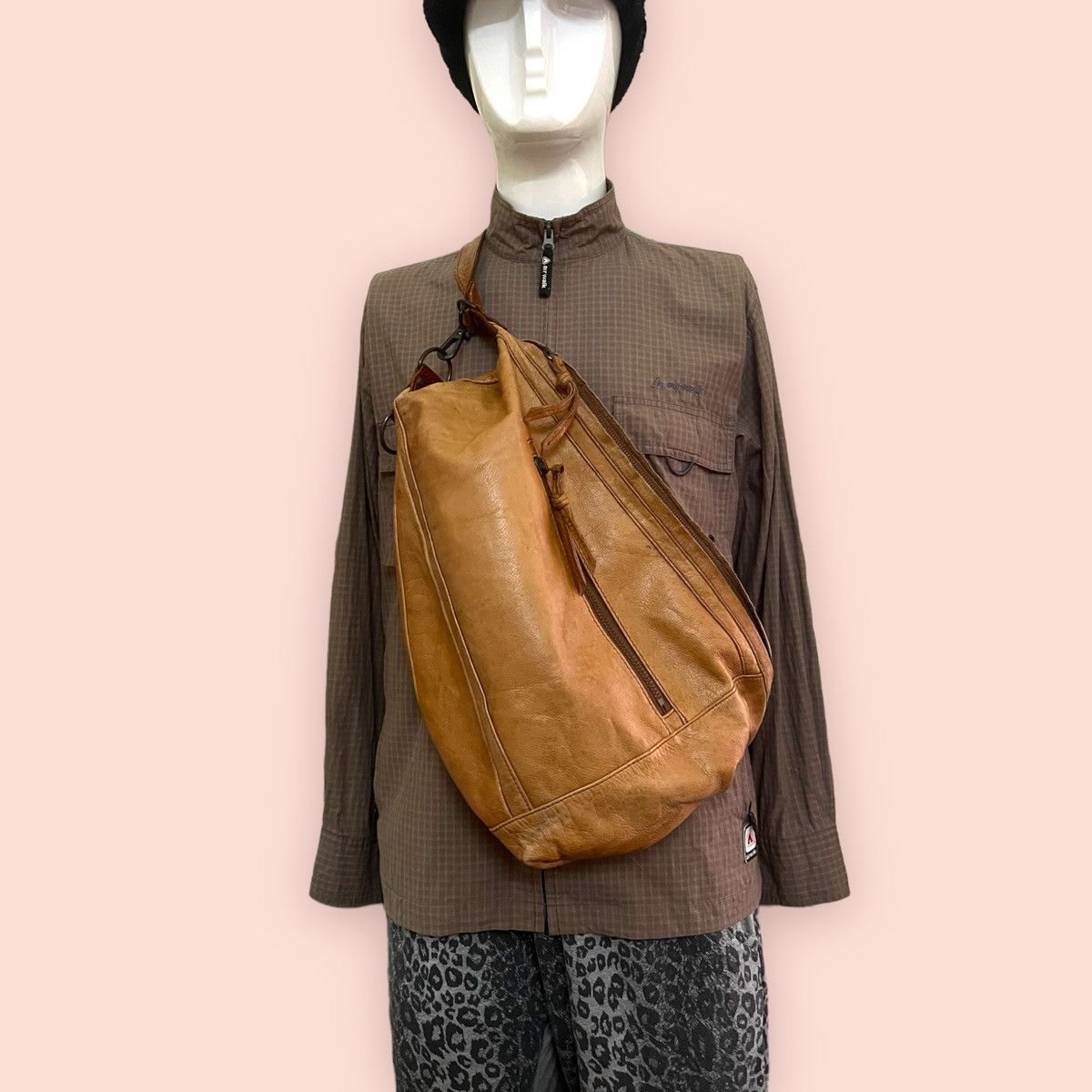 Creed × Genuine Leather × Japanese Brand VINTAGE CREED GENUINE LEATHER 3 WAY BODY BAG Size ONE SIZE - 1 Thumbnail