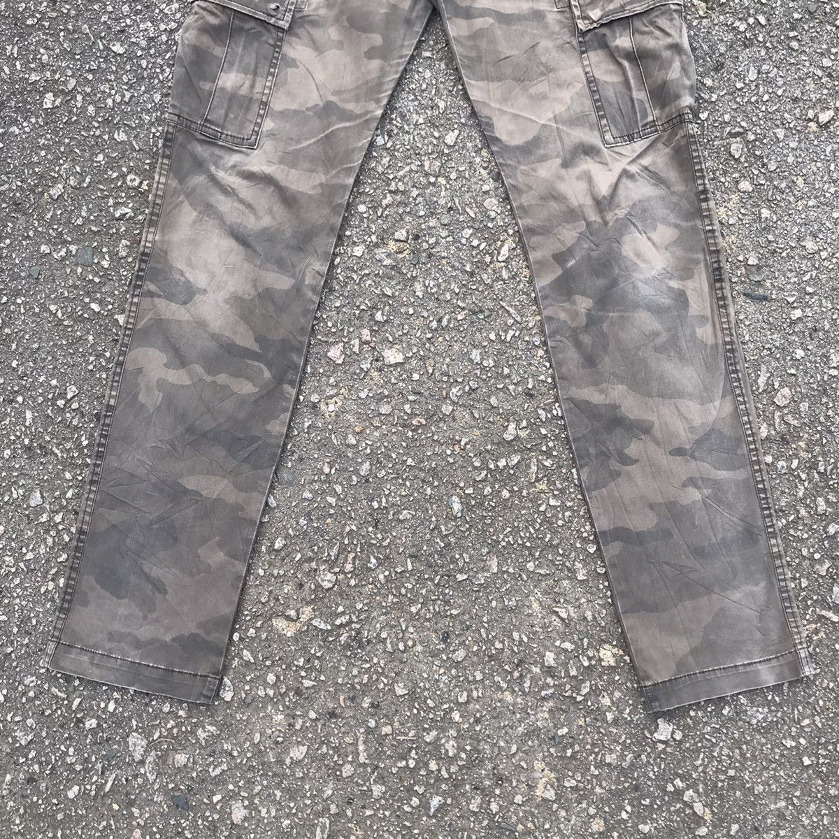 Japanese Brand Japanese Brand Faded Camo Tactical Cargo Pants Size US 32 / EU 48 - 3 Thumbnail
