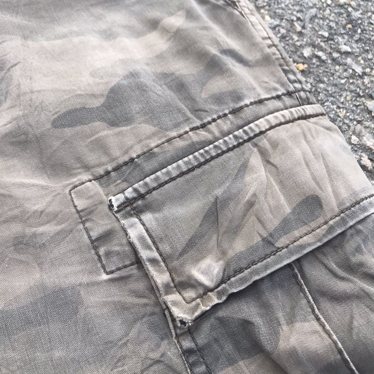 Japanese Brand Japanese Brand Faded Camo Tactical Cargo Pants Size US 32 / EU 48 - 8 Thumbnail