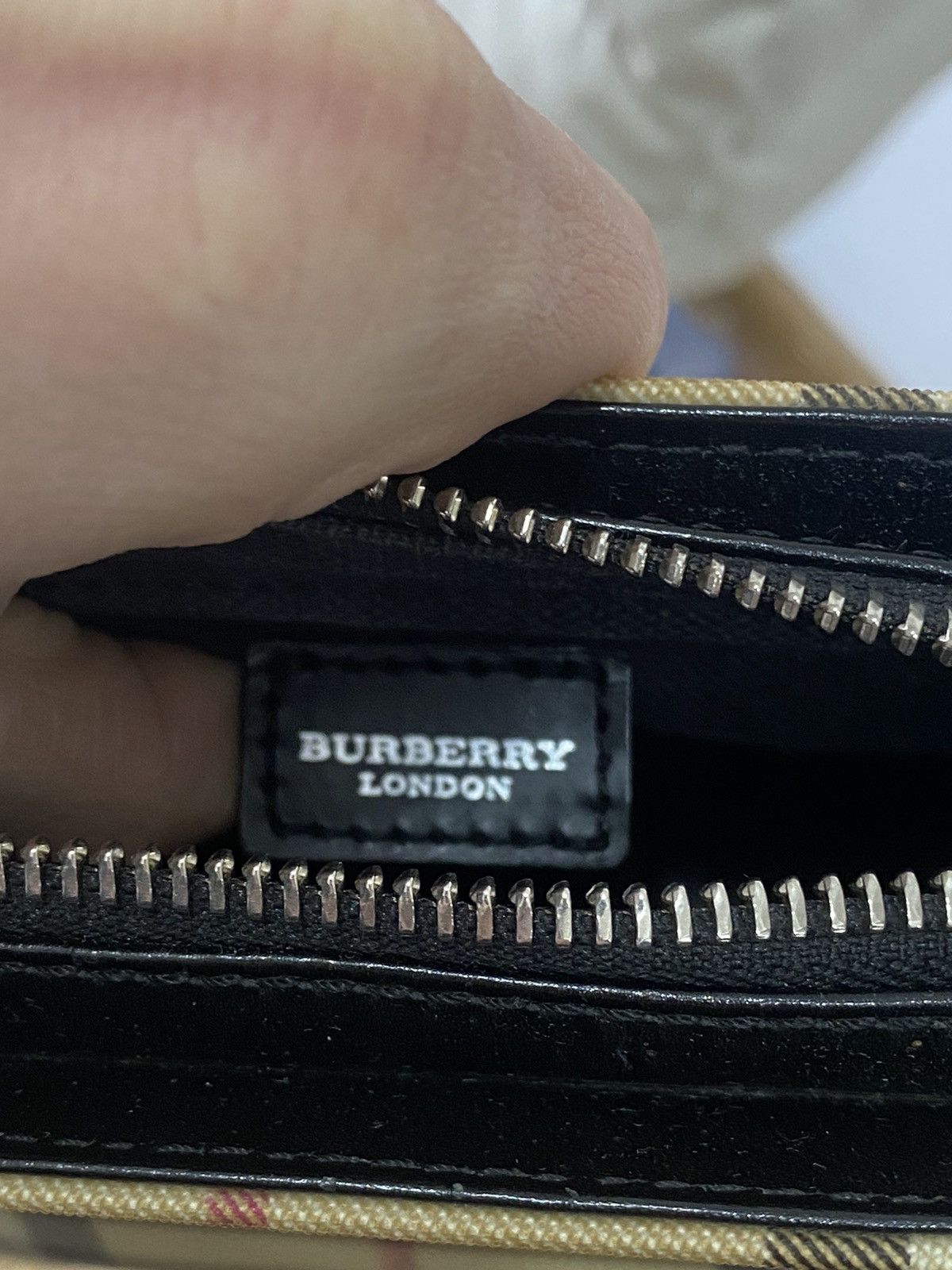 Burberry × Designer Burberry Nova Check Shoulder Bag Size ONE SIZE - 13 Thumbnail