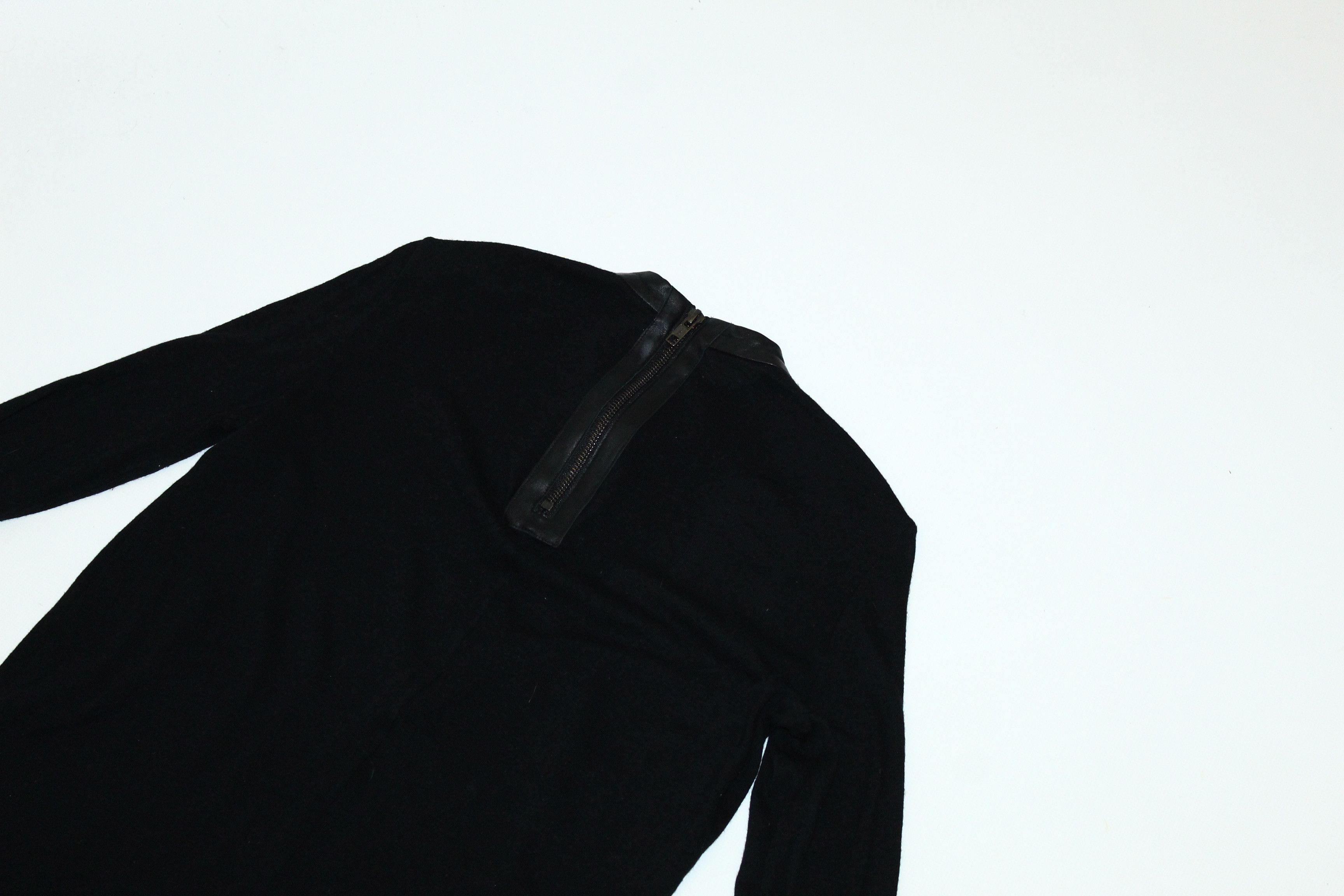 Helmut Lang Helmut Lang "Angora Cozy" Sweater Mute Black Leather Trim Size XS / US 0-2 / IT 36-38 - 12 Thumbnail