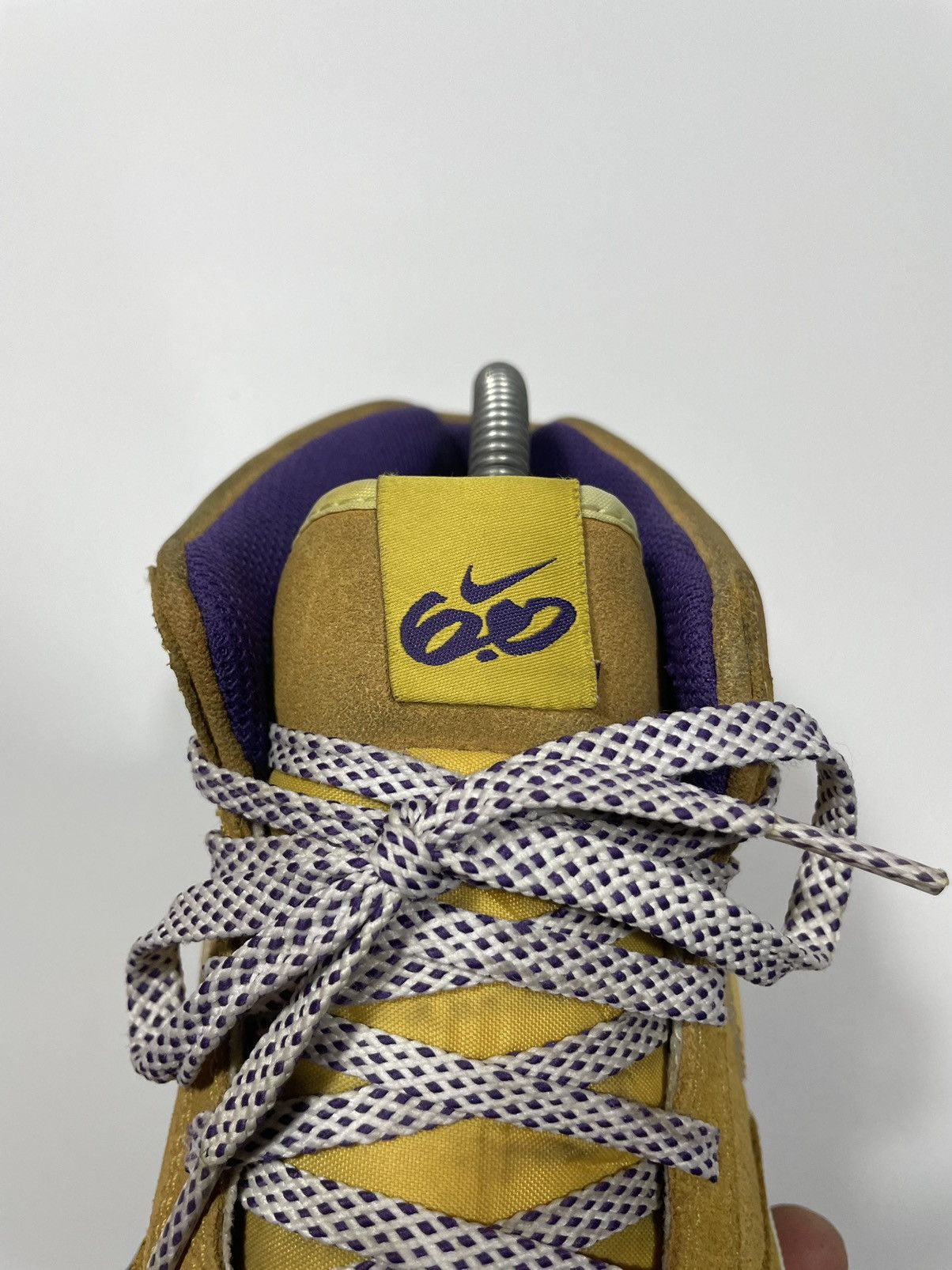 Vintage Vintage Nike 6.0 Mavrk Mid Lakers Yellow Purple Size US 8.5 / EU 41-42 - 11 Thumbnail