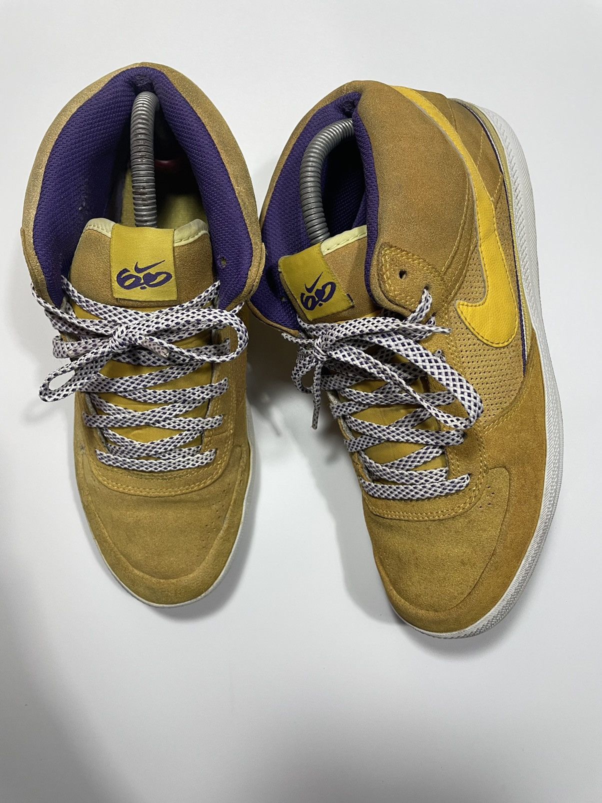 Vintage Vintage Nike 6.0 Mavrk Mid Lakers Yellow Purple Size US 8.5 / EU 41-42 - 2 Thumbnail