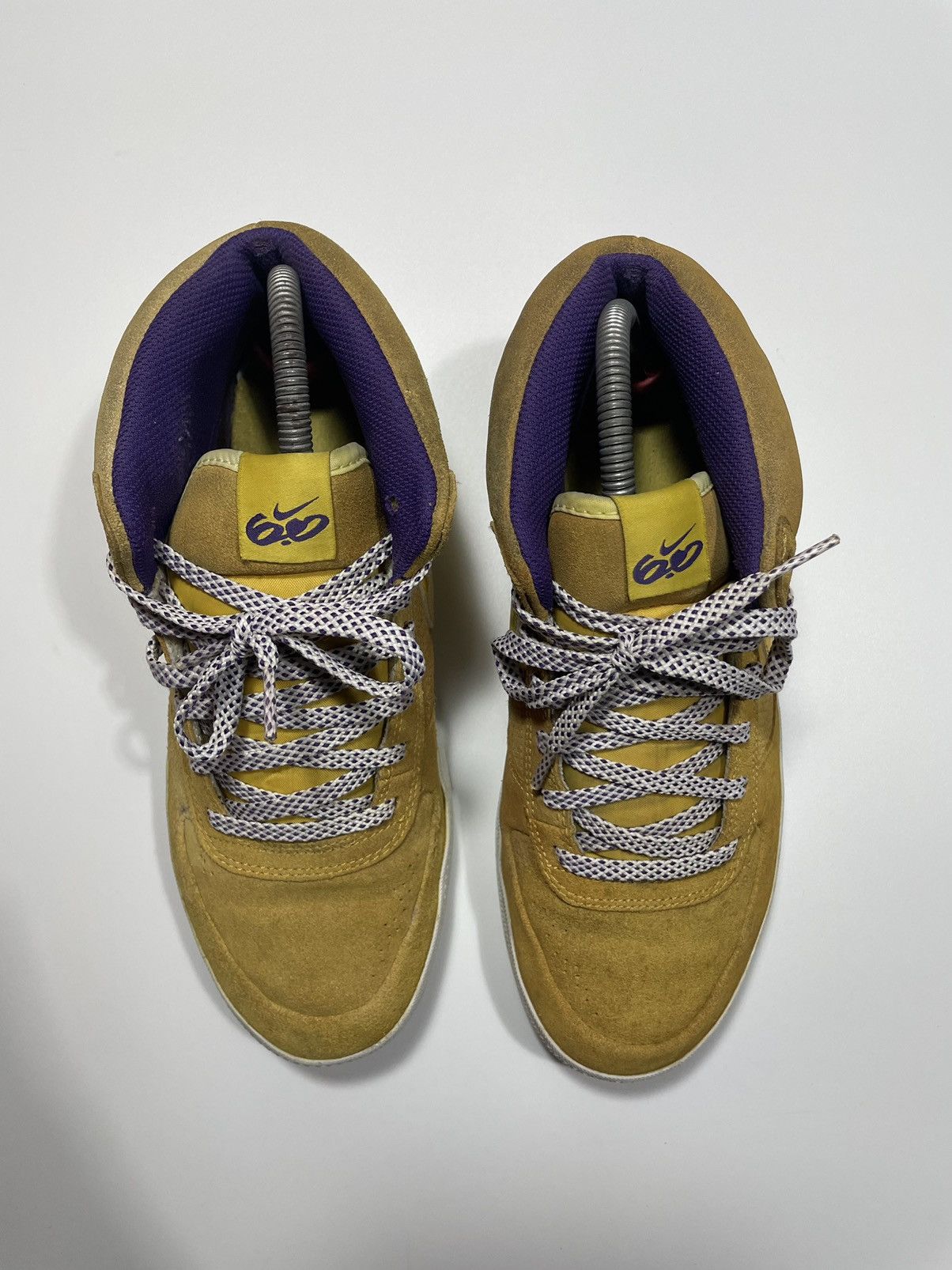 Vintage Vintage Nike 6.0 Mavrk Mid Lakers Yellow Purple Size US 8.5 / EU 41-42 - 10 Thumbnail