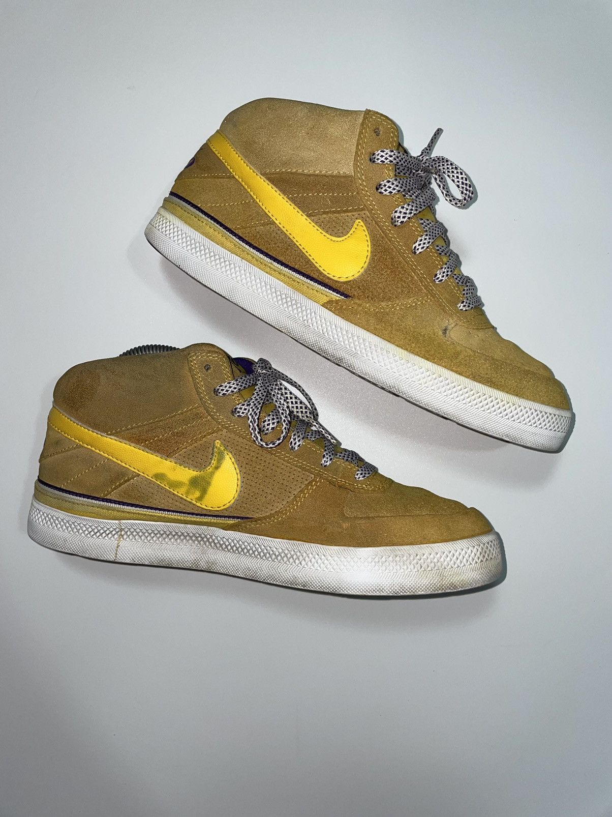 Vintage Vintage Nike 6.0 Mavrk Mid Lakers Yellow Purple Size US 8.5 / EU 41-42 - 4 Thumbnail