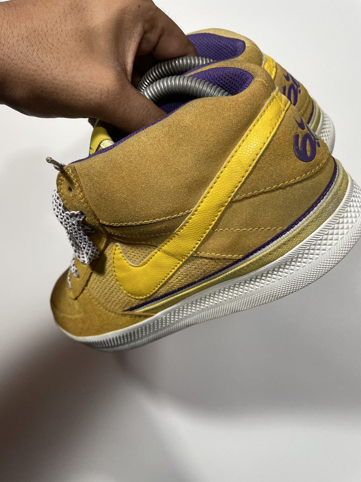 Vintage Vintage Nike 6.0 Mavrk Mid Lakers Yellow Purple Size US 8.5 / EU 41-42 - 8 Thumbnail