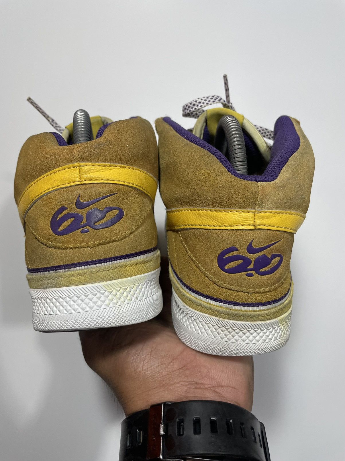Vintage Vintage Nike 6.0 Mavrk Mid Lakers Yellow Purple Size US 8.5 / EU 41-42 - 7 Thumbnail