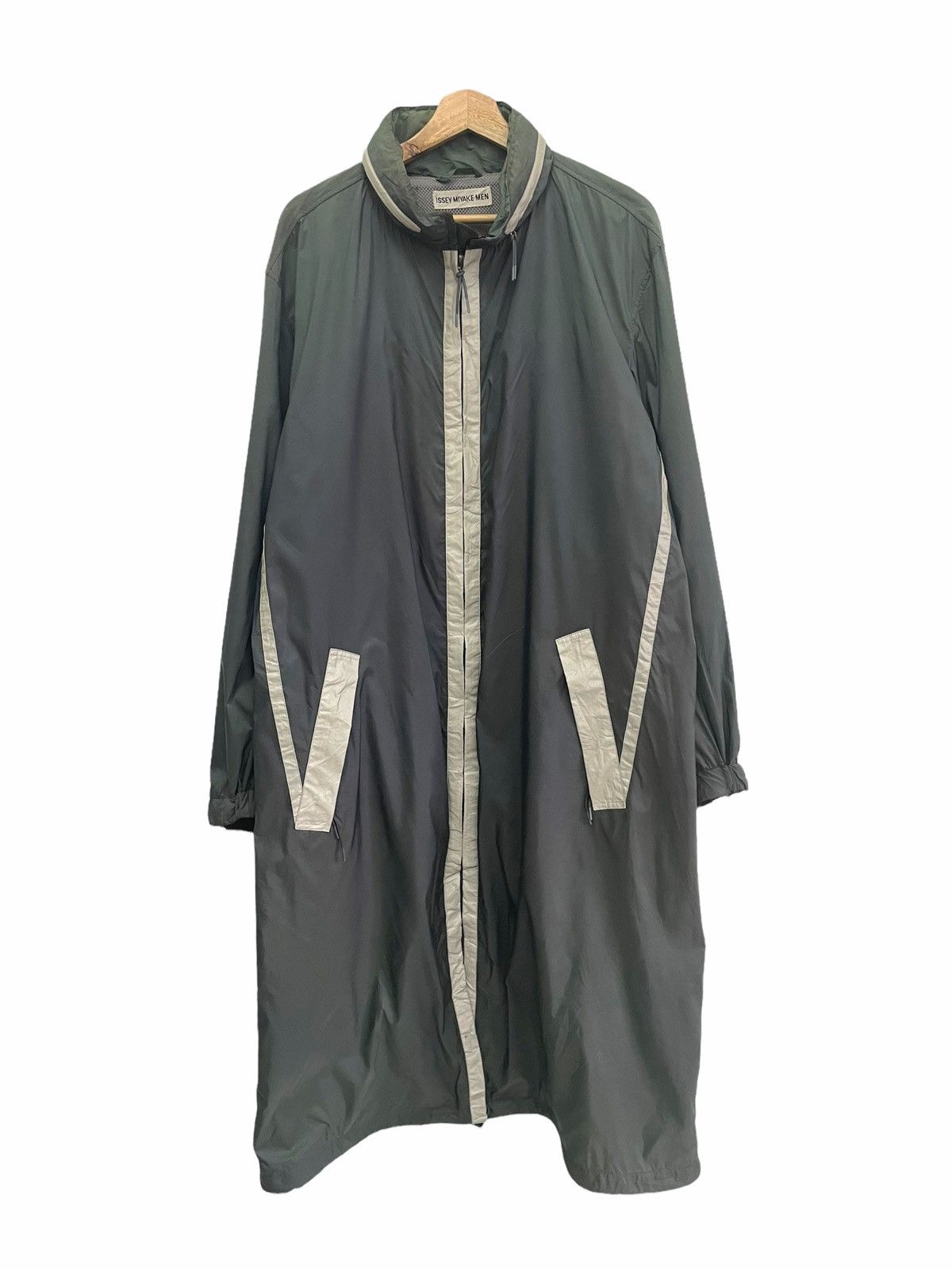 Issey Miyake 💥 AW94 RUNWAY ISSEY MIYAKE MEN NYLON LONG JACKET Size US L / EU 52-54 / 3 - 4 Thumbnail