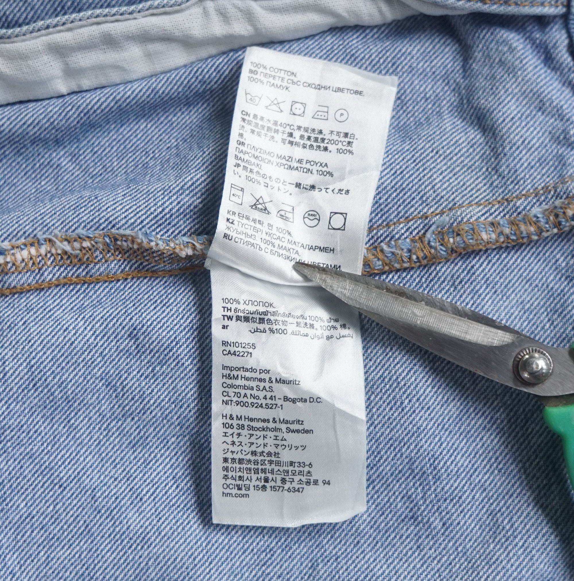 Divided × H&M H&M DIVIDED Ripped Distressed Denim Jacket Size US S / EU 44-46 / 1 - 10 Thumbnail