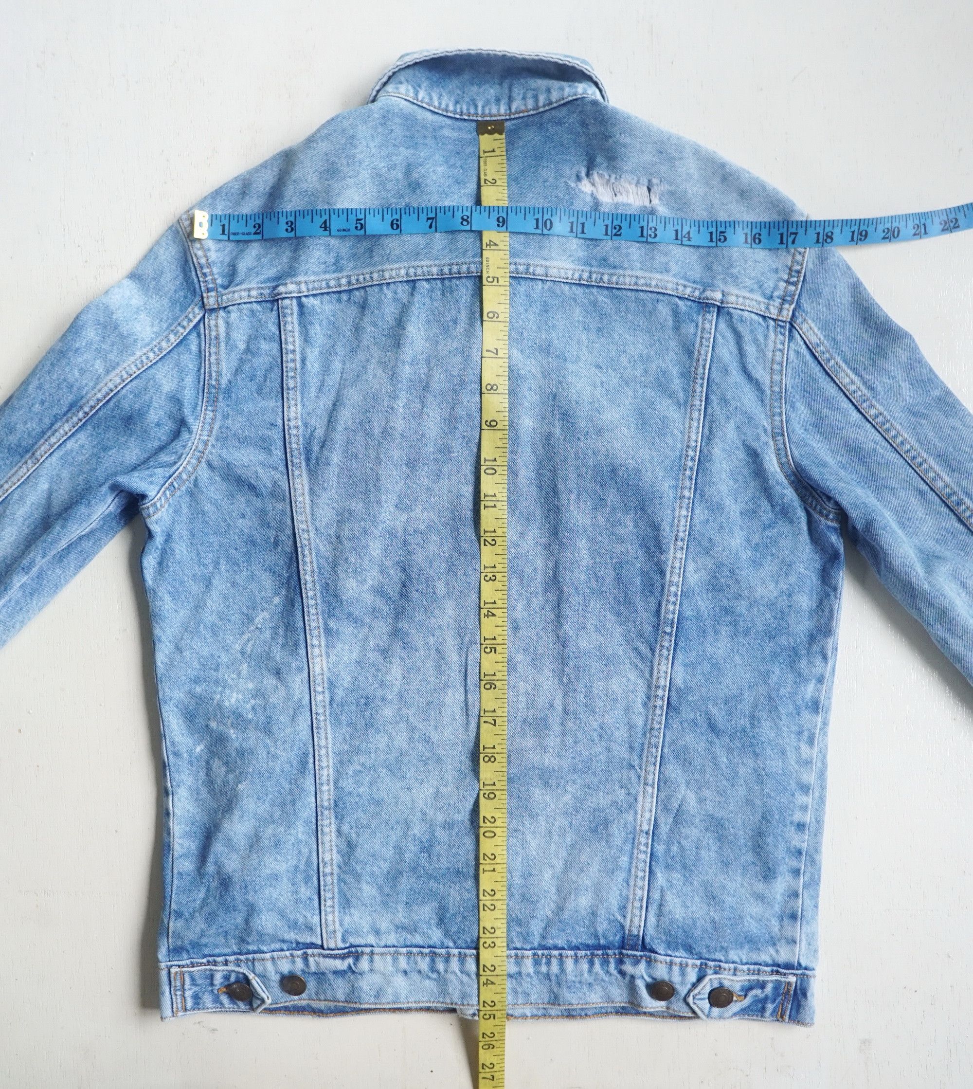 Divided × H&M H&M DIVIDED Ripped Distressed Denim Jacket Size US S / EU 44-46 / 1 - 12 Thumbnail