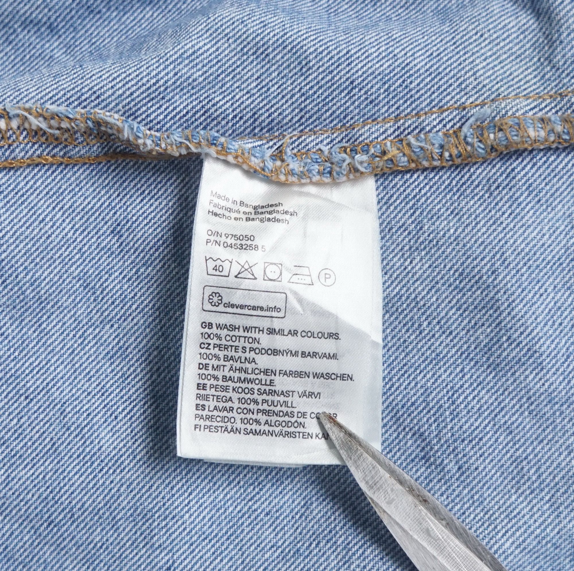 Divided × H&M H&M DIVIDED Ripped Distressed Denim Jacket Size US S / EU 44-46 / 1 - 9 Thumbnail