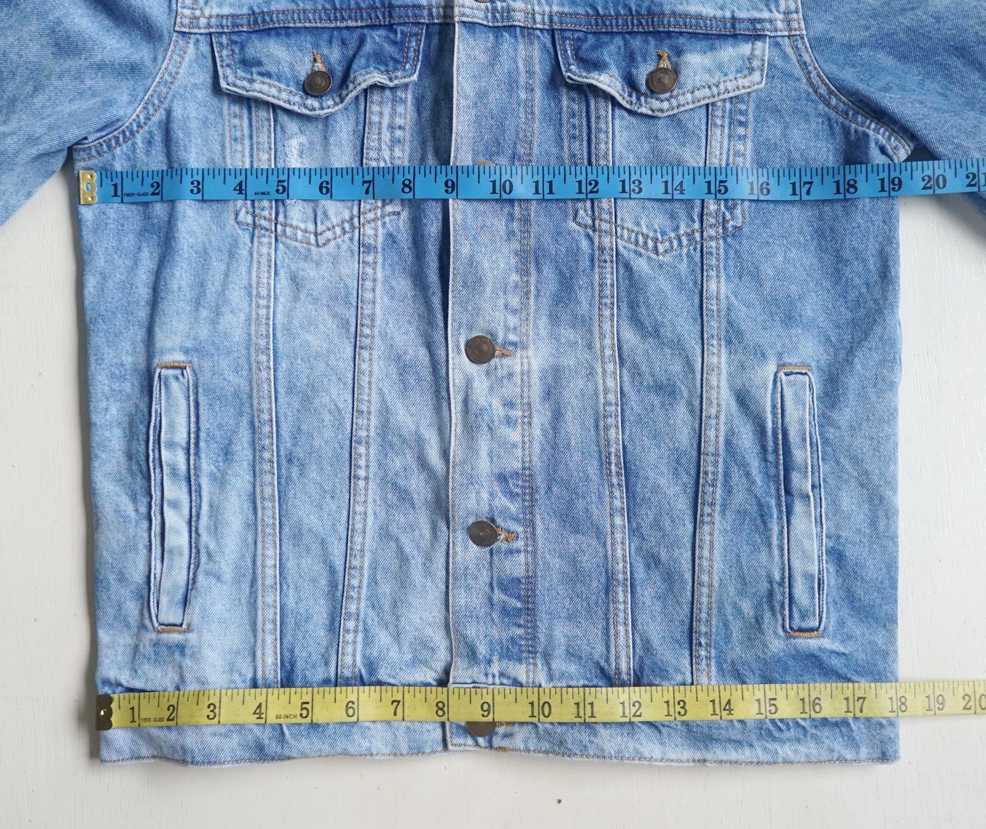 Divided × H&M H&M DIVIDED Ripped Distressed Denim Jacket Size US S / EU 44-46 / 1 - 11 Thumbnail