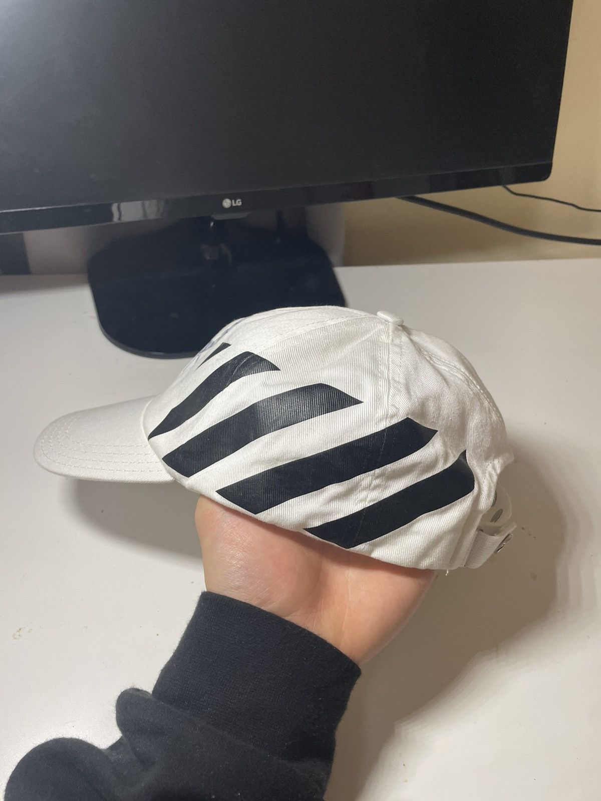 Off-White Off white scorpion cap Size ONE SIZE - 2 Thumbnail