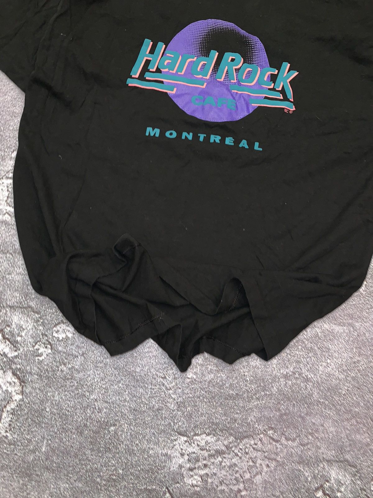 Band Tees × Hard Rock Cafe Hard Rock Cafe Montreal L band tee T-shirt polo merch y2k Size US L / EU 52-54 / 3 - 3 Thumbnail