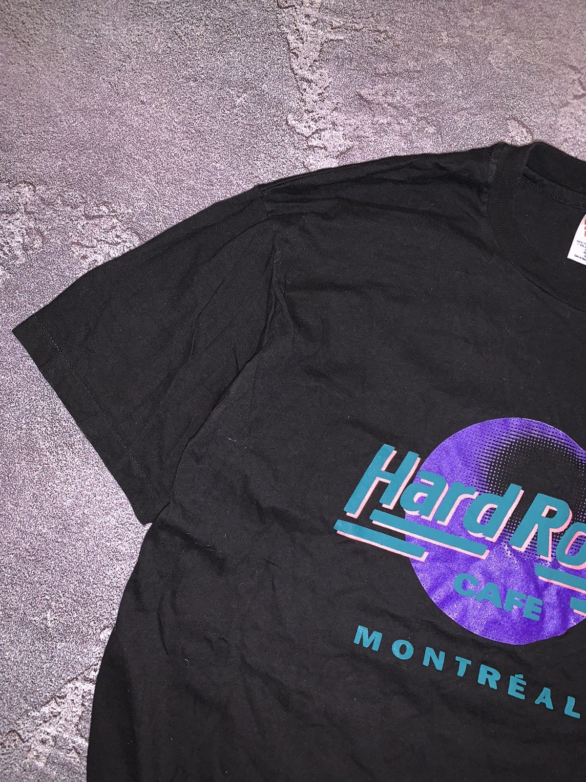 Band Tees × Hard Rock Cafe Hard Rock Cafe Montreal L band tee T-shirt polo merch y2k Size US L / EU 52-54 / 3 - 4 Thumbnail